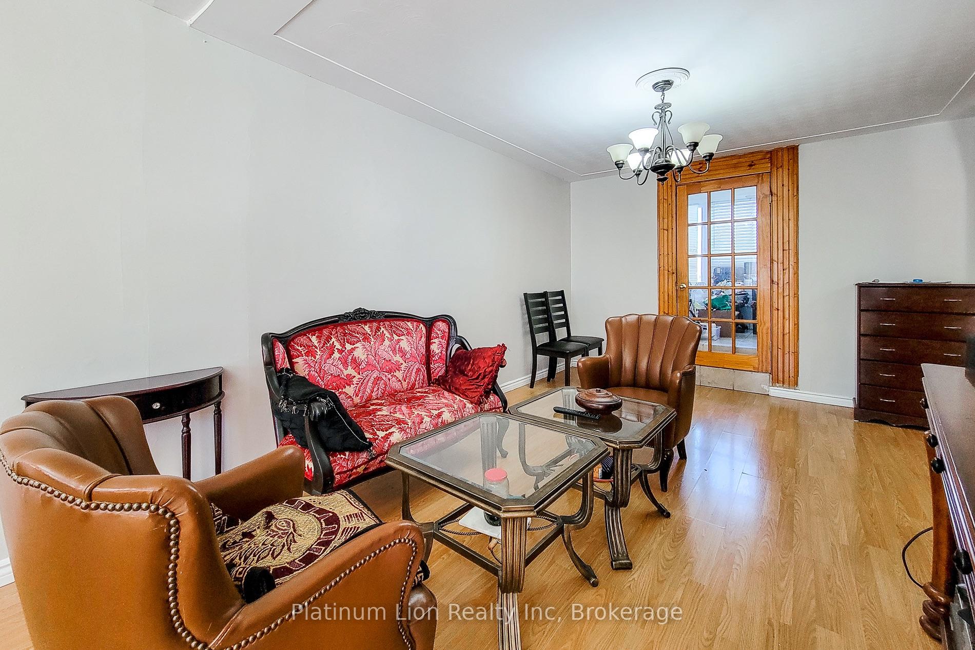 Photo 7 of 268 Avondale Street, Hamilton, Crown Point — HOMEH