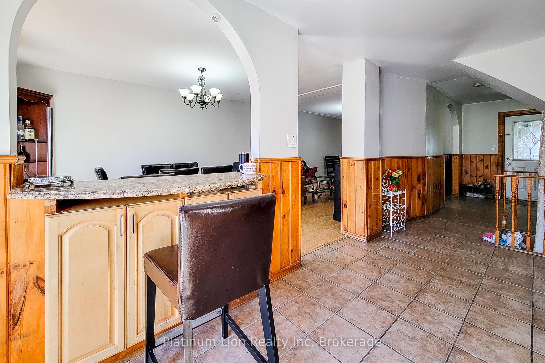 Photo 13 of 268 Avondale Street, Hamilton, Crown Point — HOMEH
