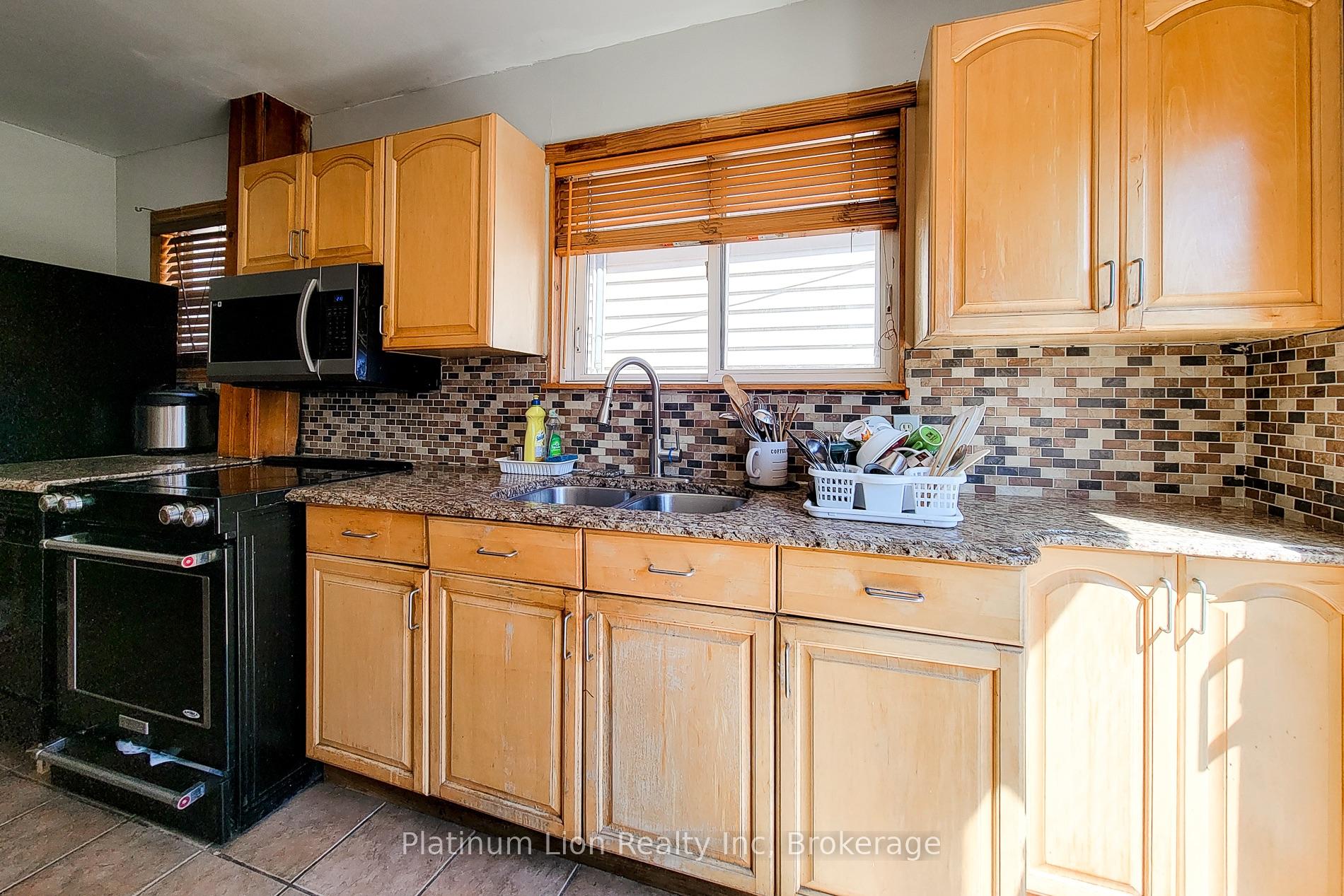 Photo 14 of 268 Avondale Street, Hamilton, Crown Point — HOMEH