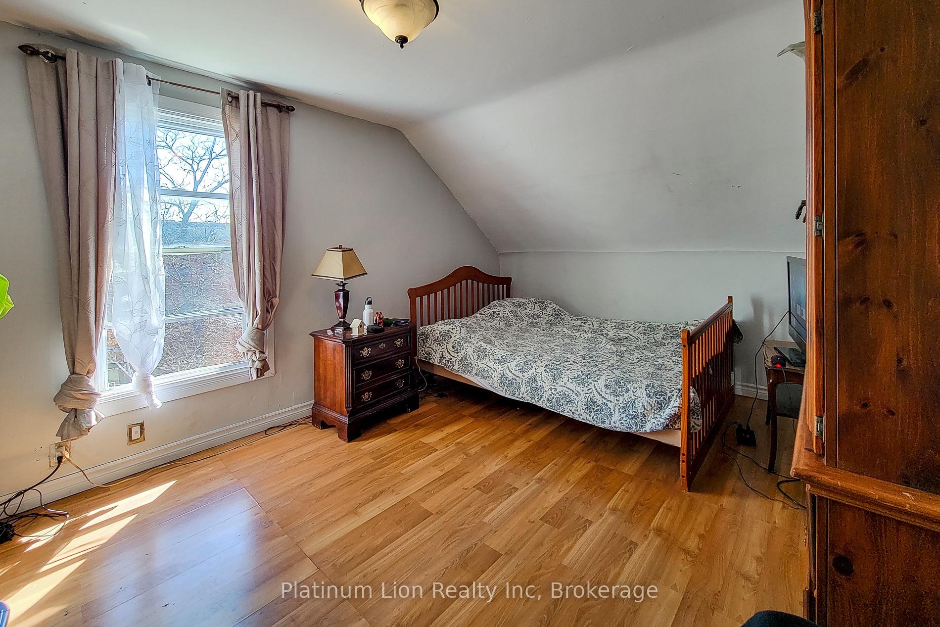 Photo 59 of 268 Avondale Street, Hamilton, Crown Point — HOMEH