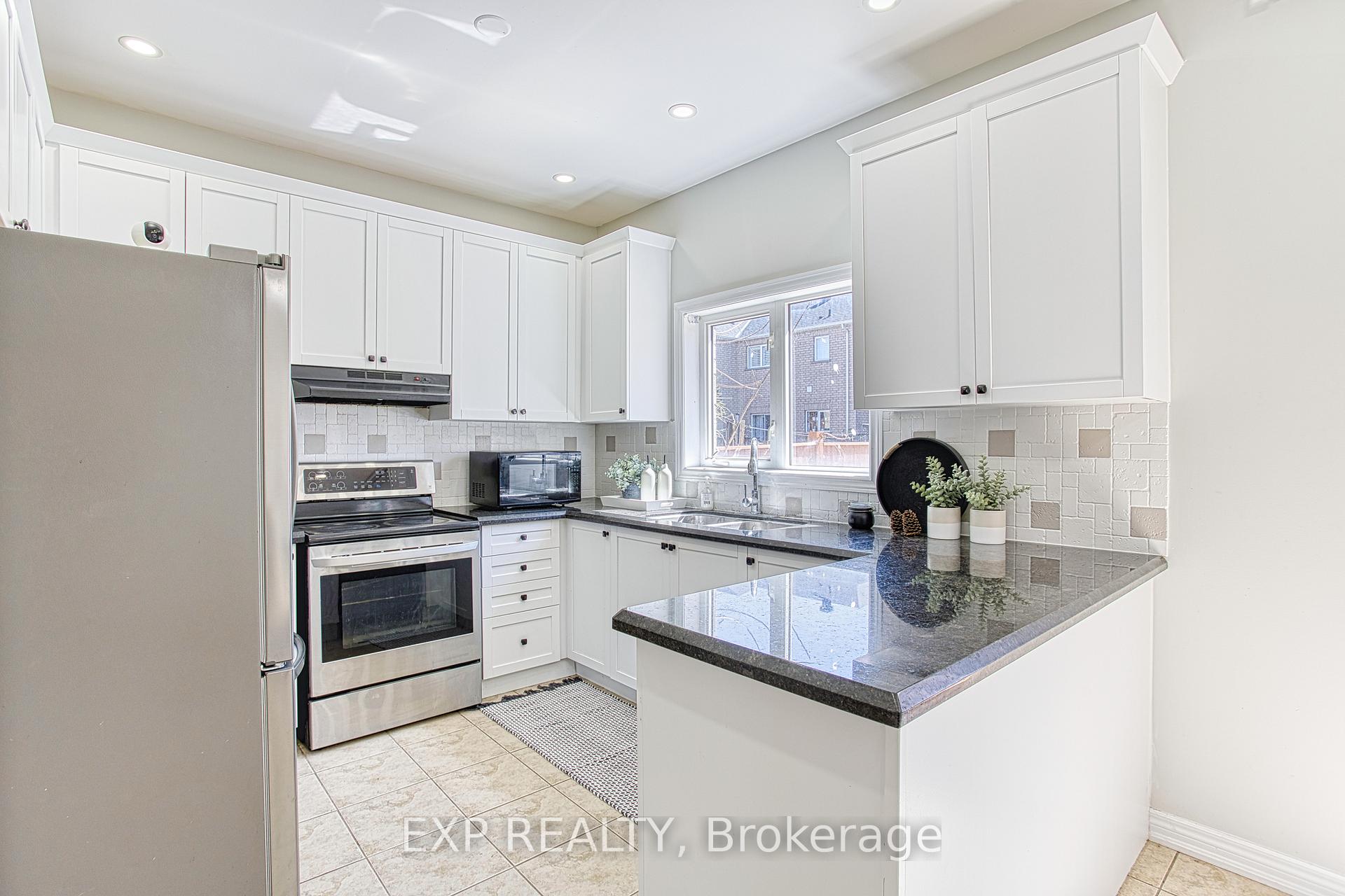 Photo 32 of 21 Pebble Valley Avenue, Hamilton, Winona Park — HOMEH