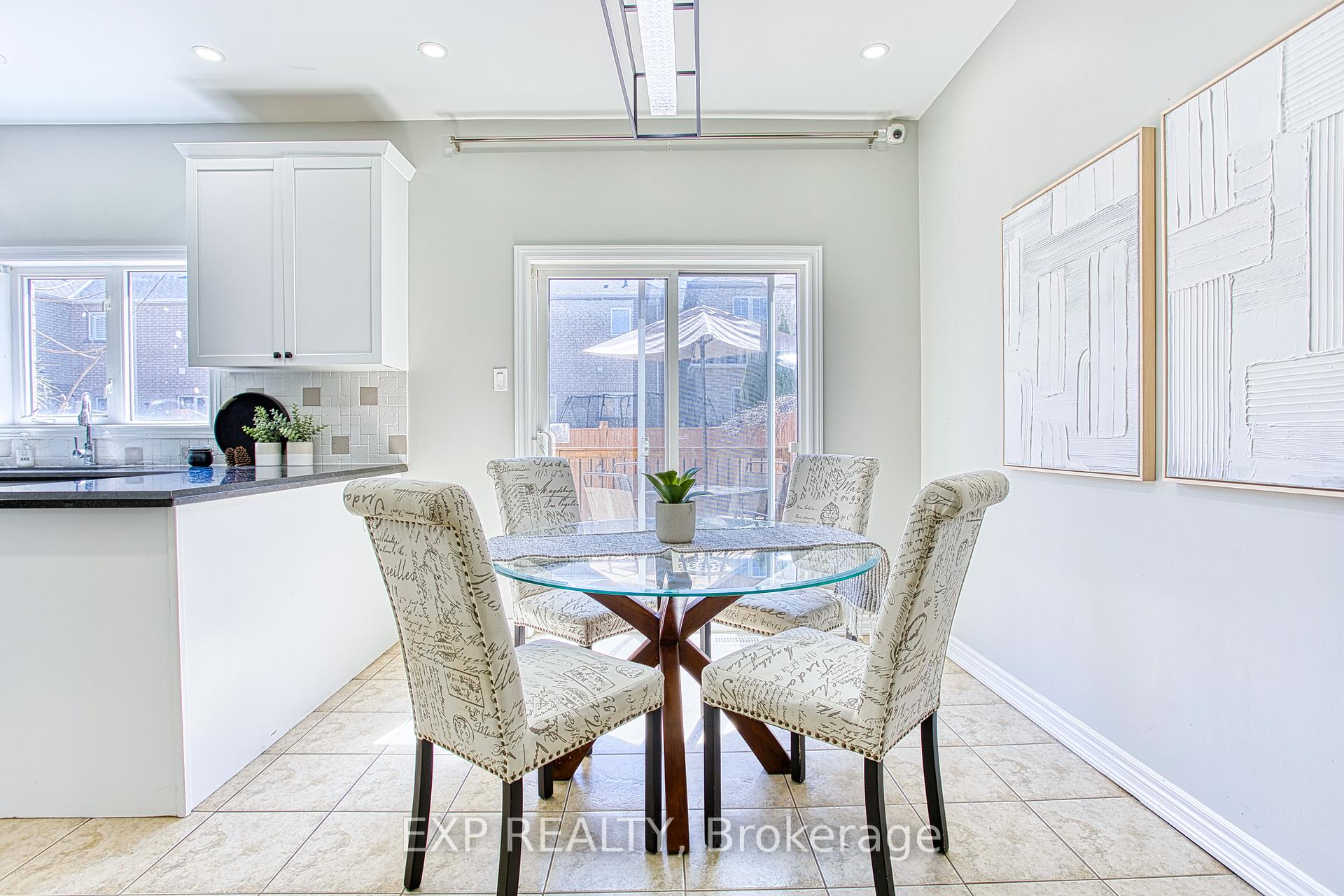 Photo 16 of 21 Pebble Valley Avenue, Hamilton, Winona Park — HOMEH