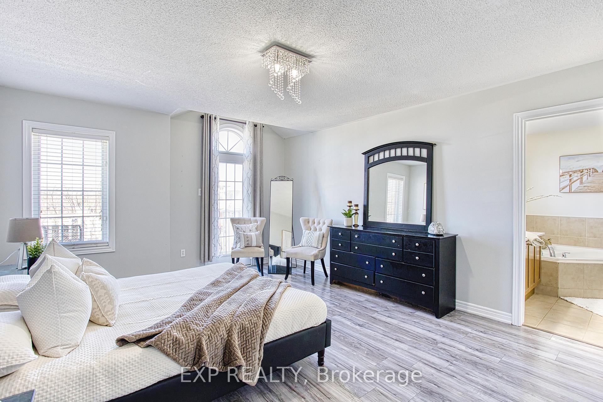 Photo 21 of 21 Pebble Valley Avenue, Hamilton, Winona Park — HOMEH
