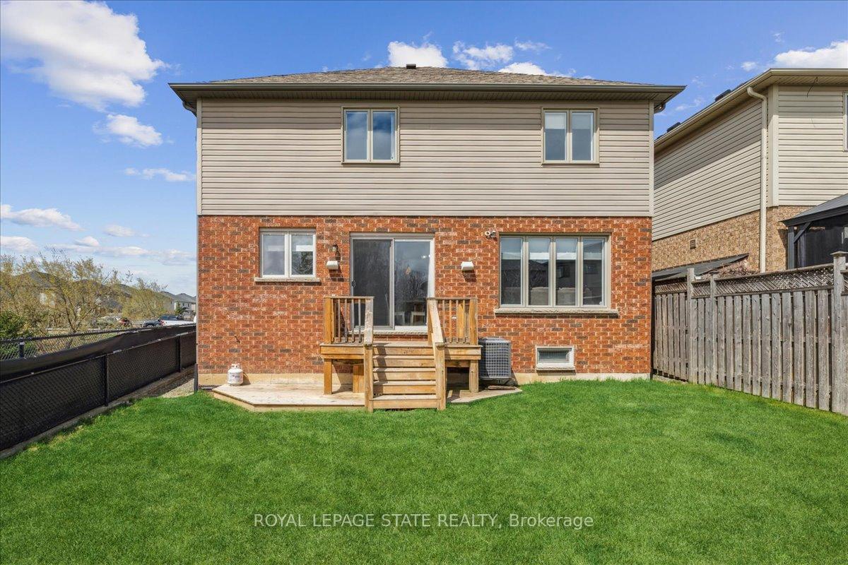 Photo 6 of 119 Great Oak Trail, Hamilton, Binbrook — HOMEH