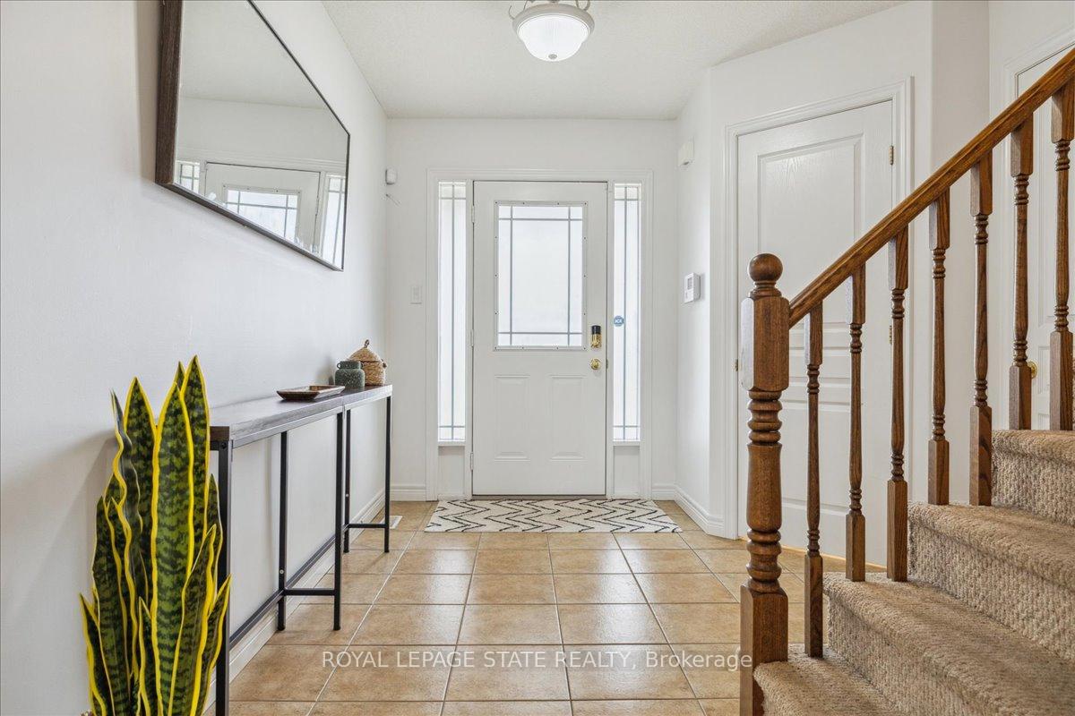 Photo 9 of 119 Great Oak Trail, Hamilton, Binbrook — HOMEH