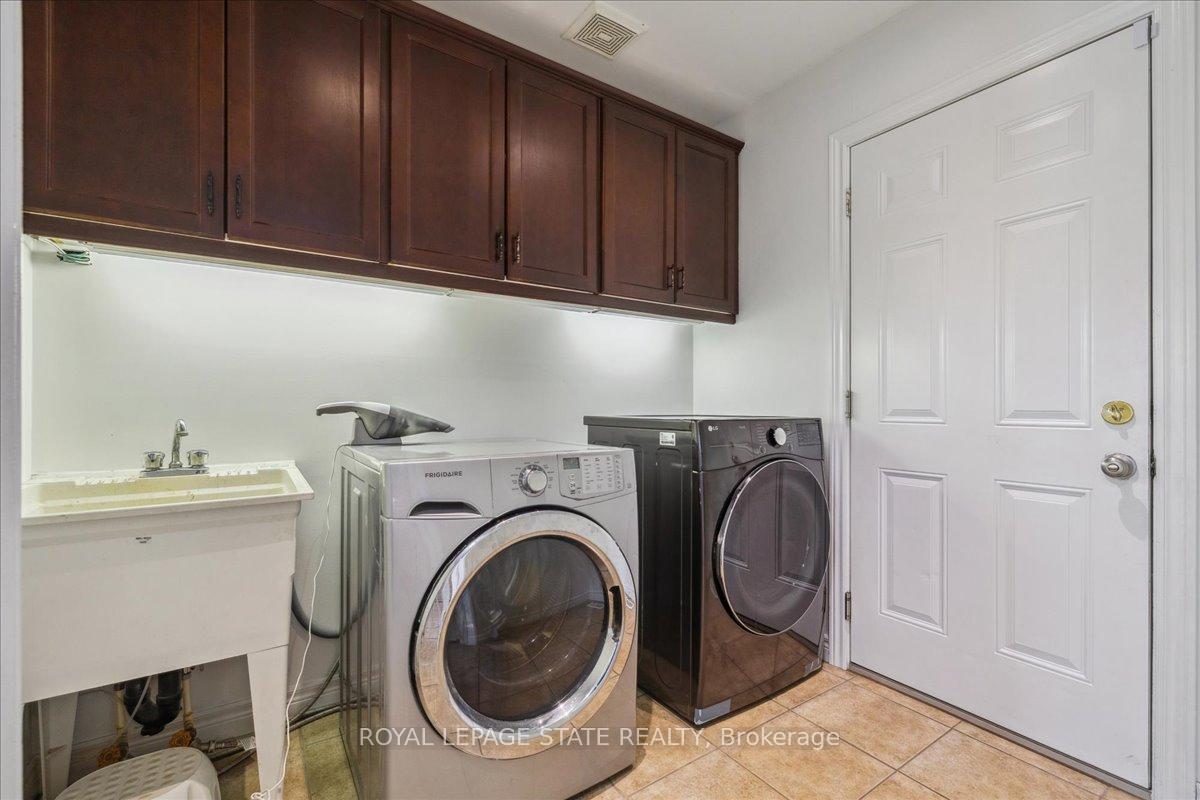Photo 24 of 119 Great Oak Trail, Hamilton, Binbrook — HOMEH