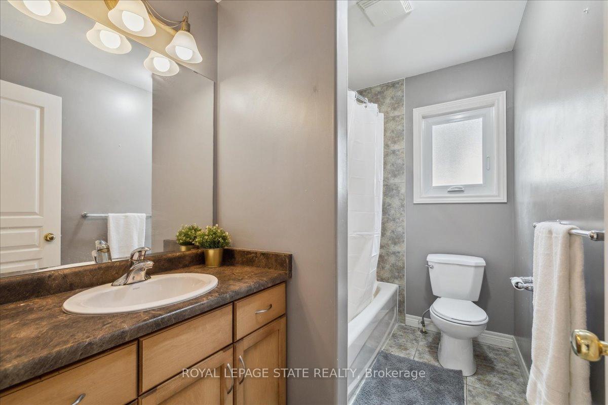 Photo 31 of 119 Great Oak Trail, Hamilton, Binbrook — HOMEH
