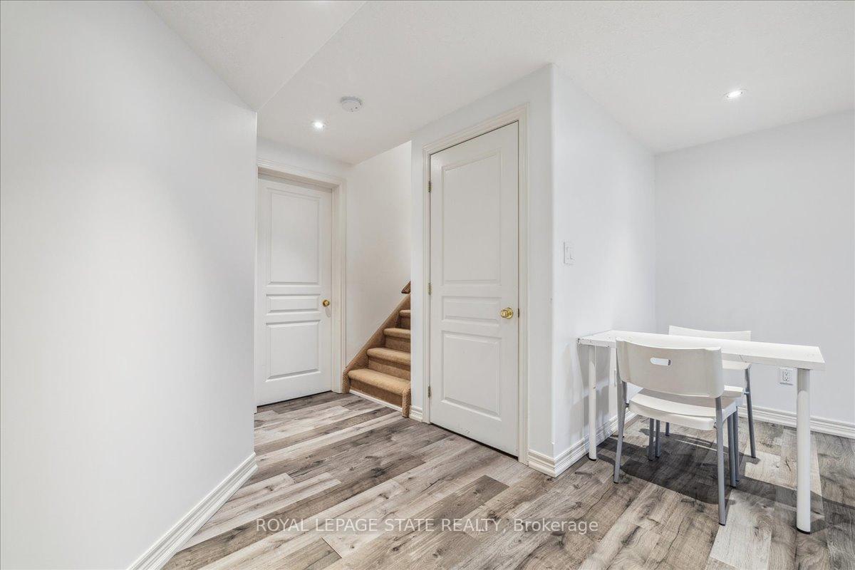 Photo 32 of 119 Great Oak Trail, Hamilton, Binbrook — HOMEH
