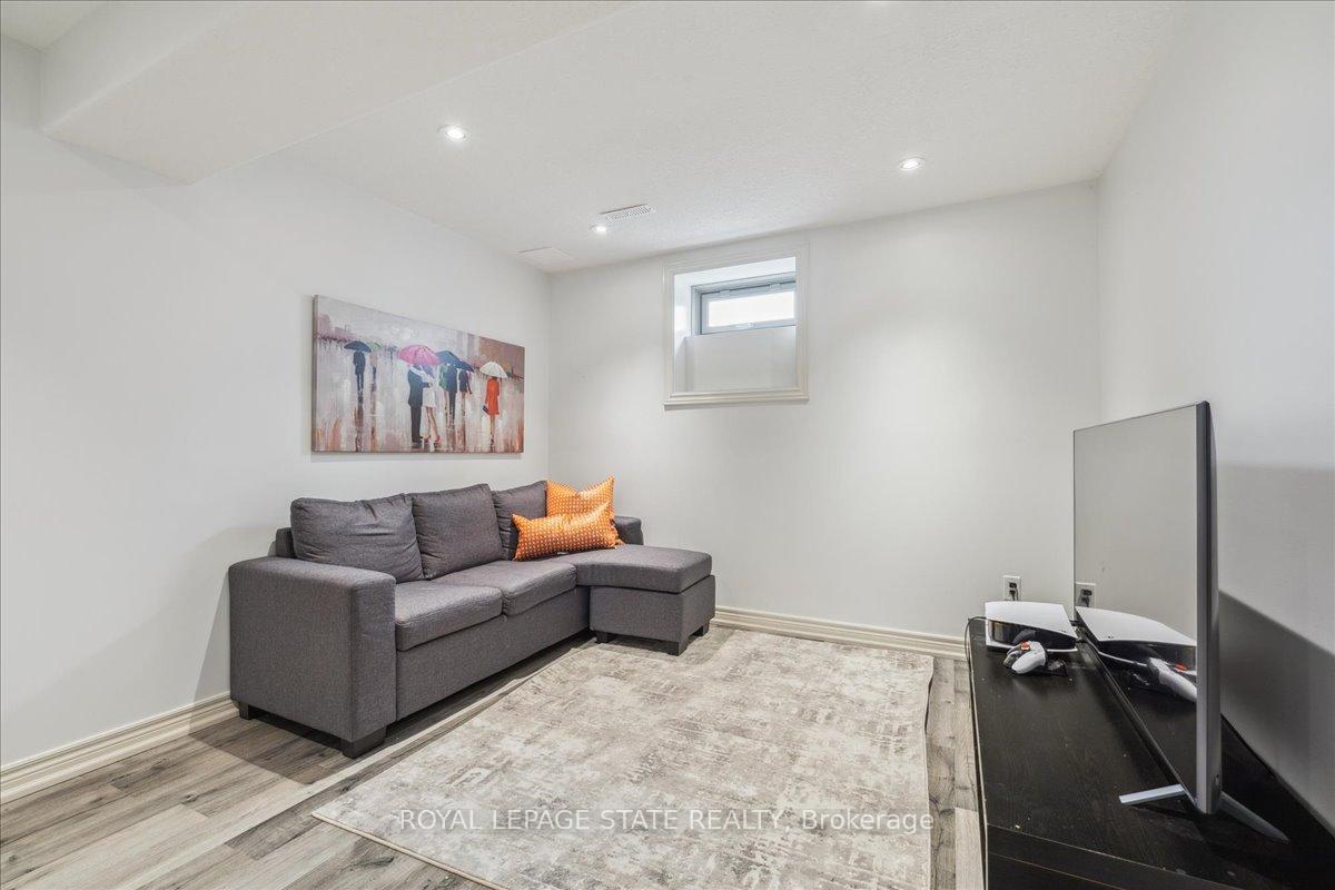 Photo 34 of 119 Great Oak Trail, Hamilton, Binbrook — HOMEH