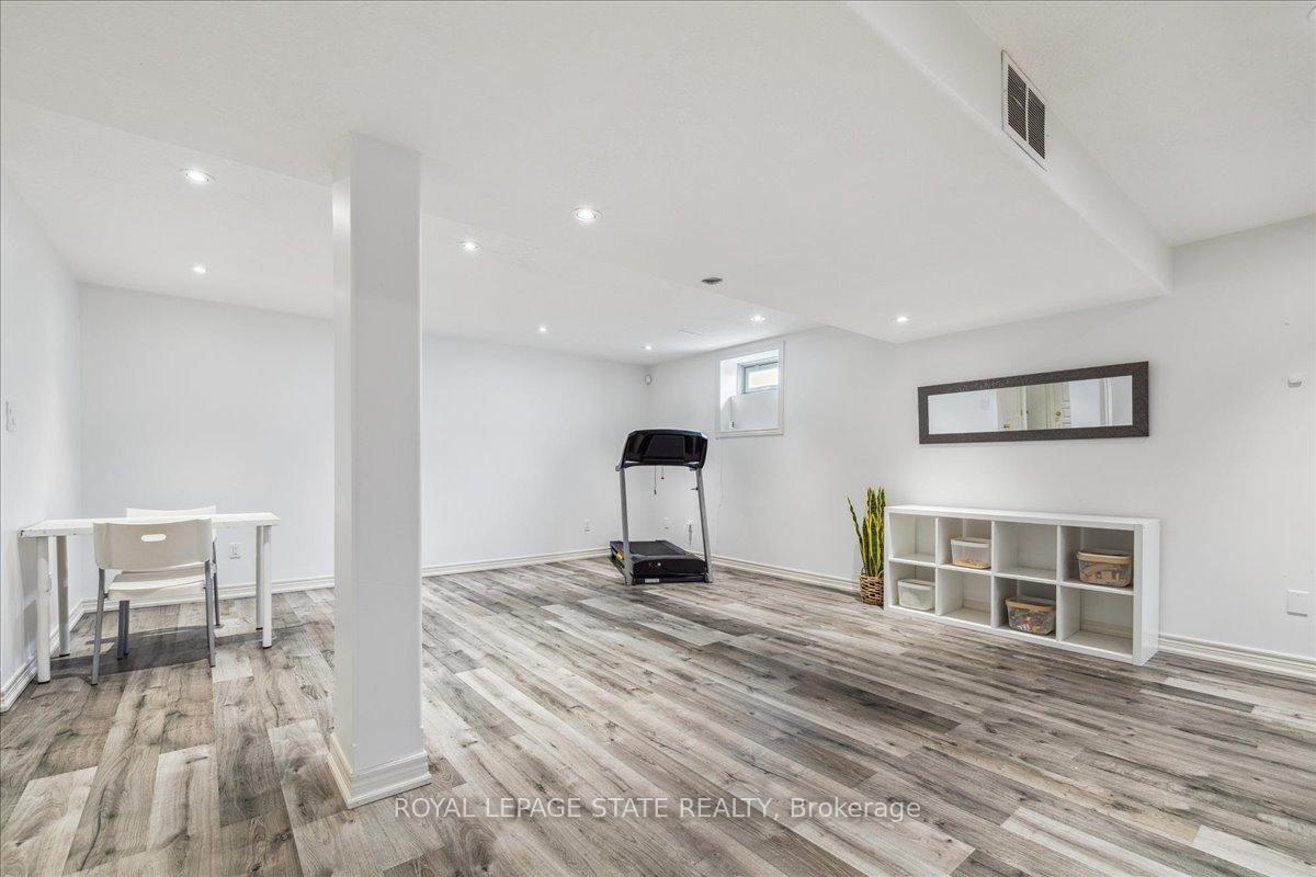 Photo 35 of 119 Great Oak Trail, Hamilton, Binbrook — HOMEH