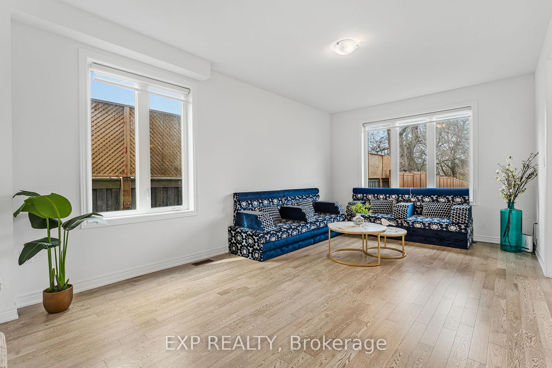 Photo 7 of 102 Marion Street, Hamilton, Mount Hope — HOMEH