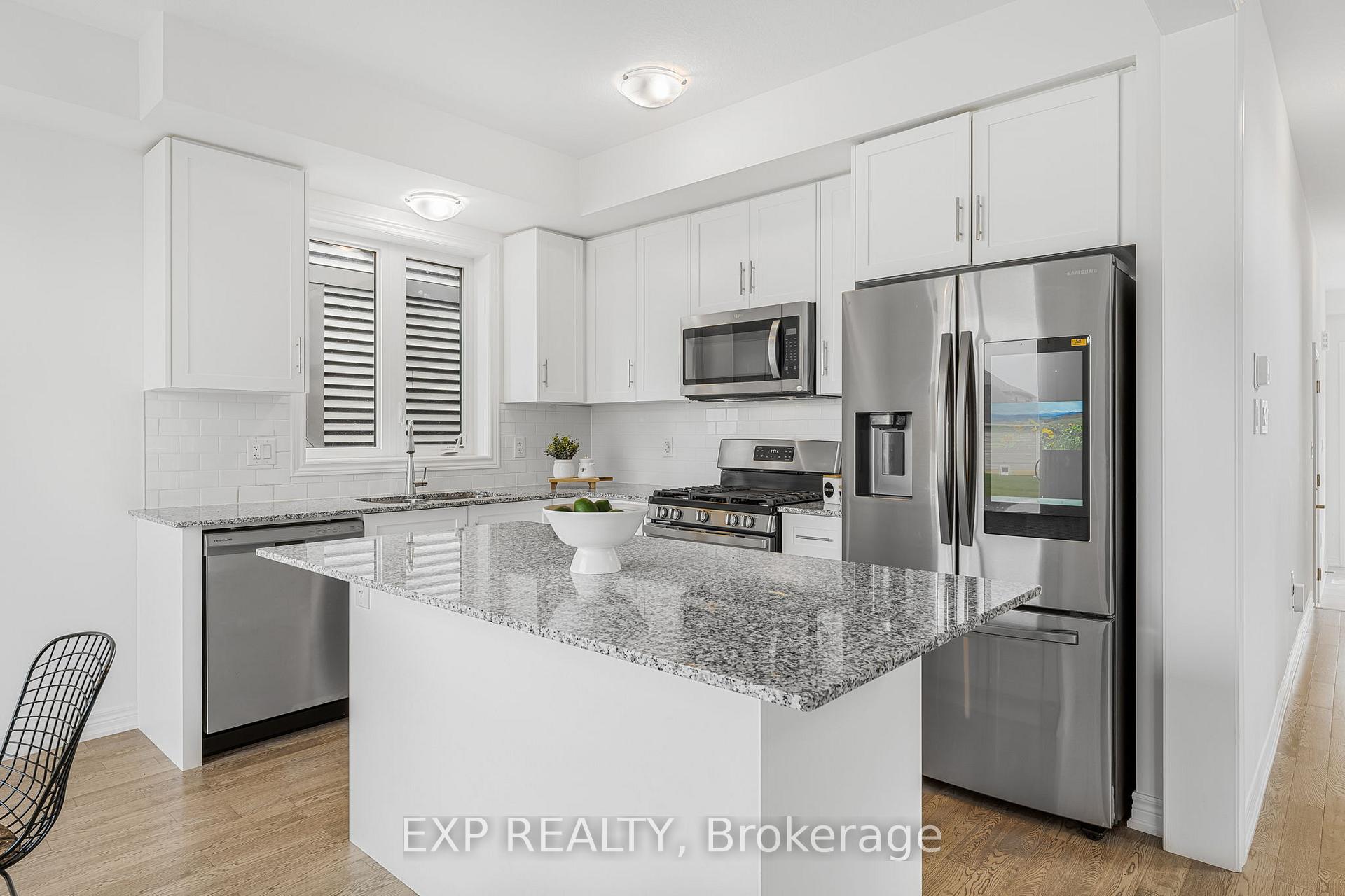 Photo 10 of 102 Marion Street, Hamilton, Mount Hope — HOMEH