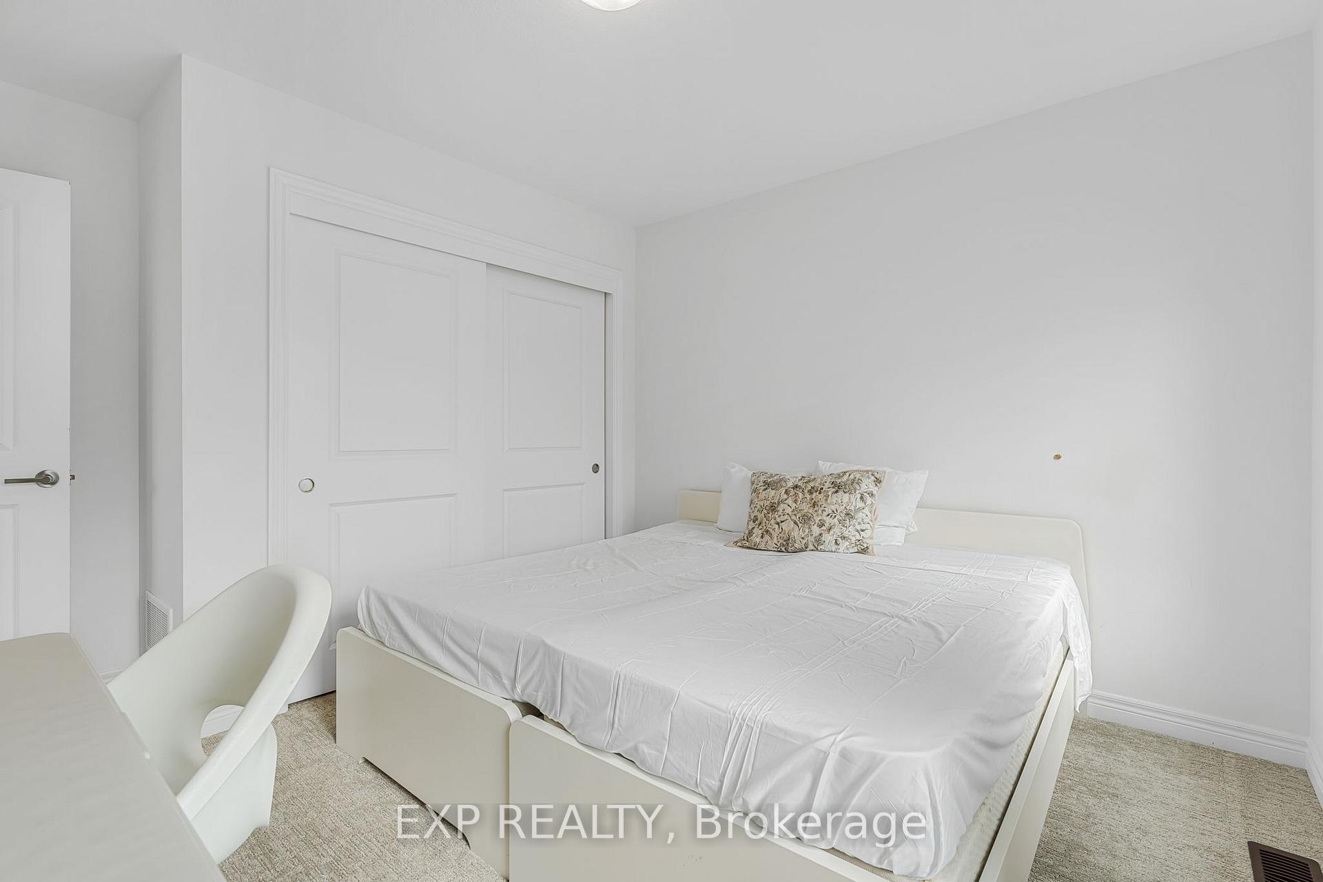 Photo 24 of 102 Marion Street, Hamilton, Mount Hope — HOMEH