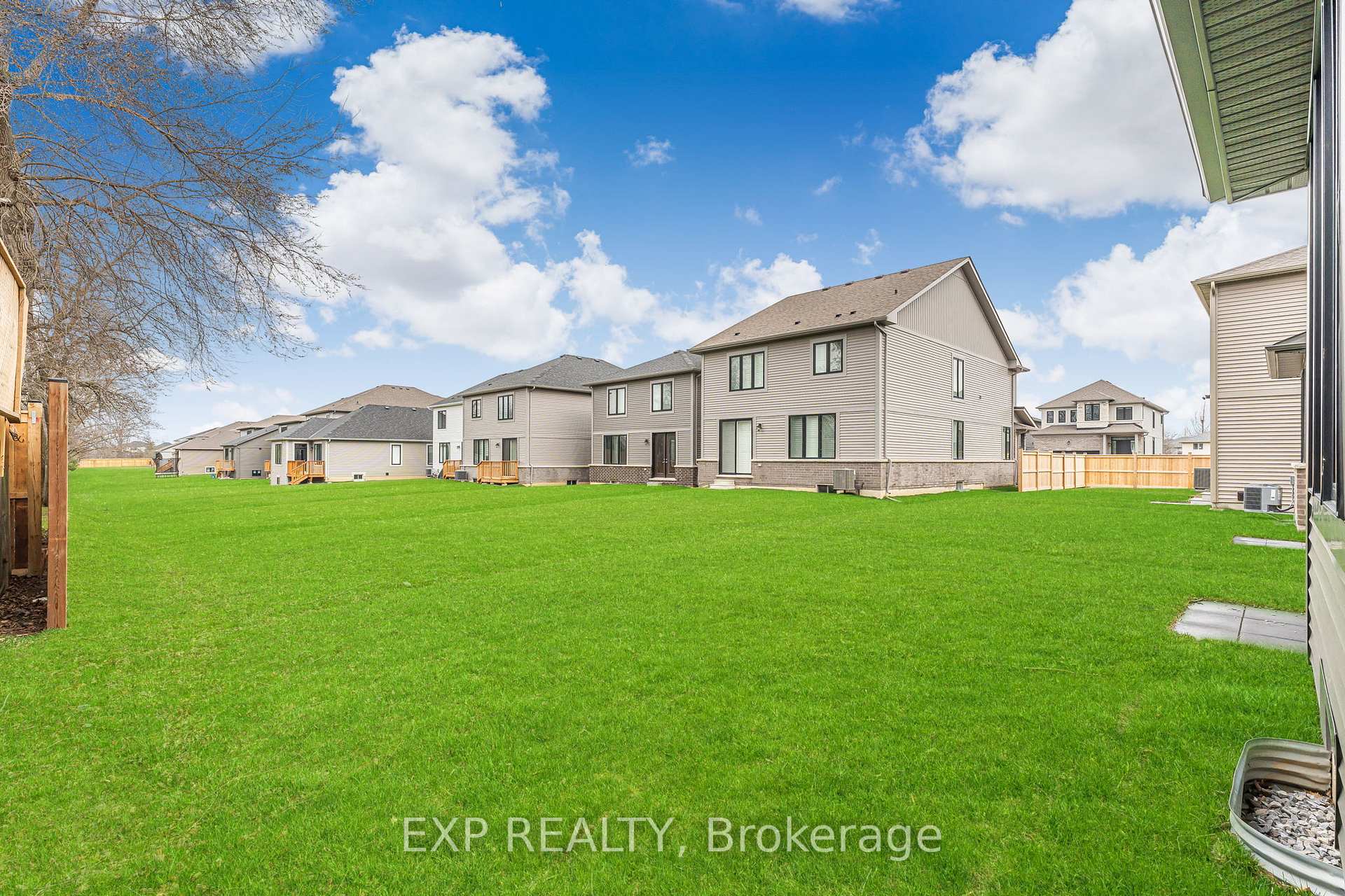 Photo 41 of 102 Marion Street, Hamilton, Mount Hope — HOMEH