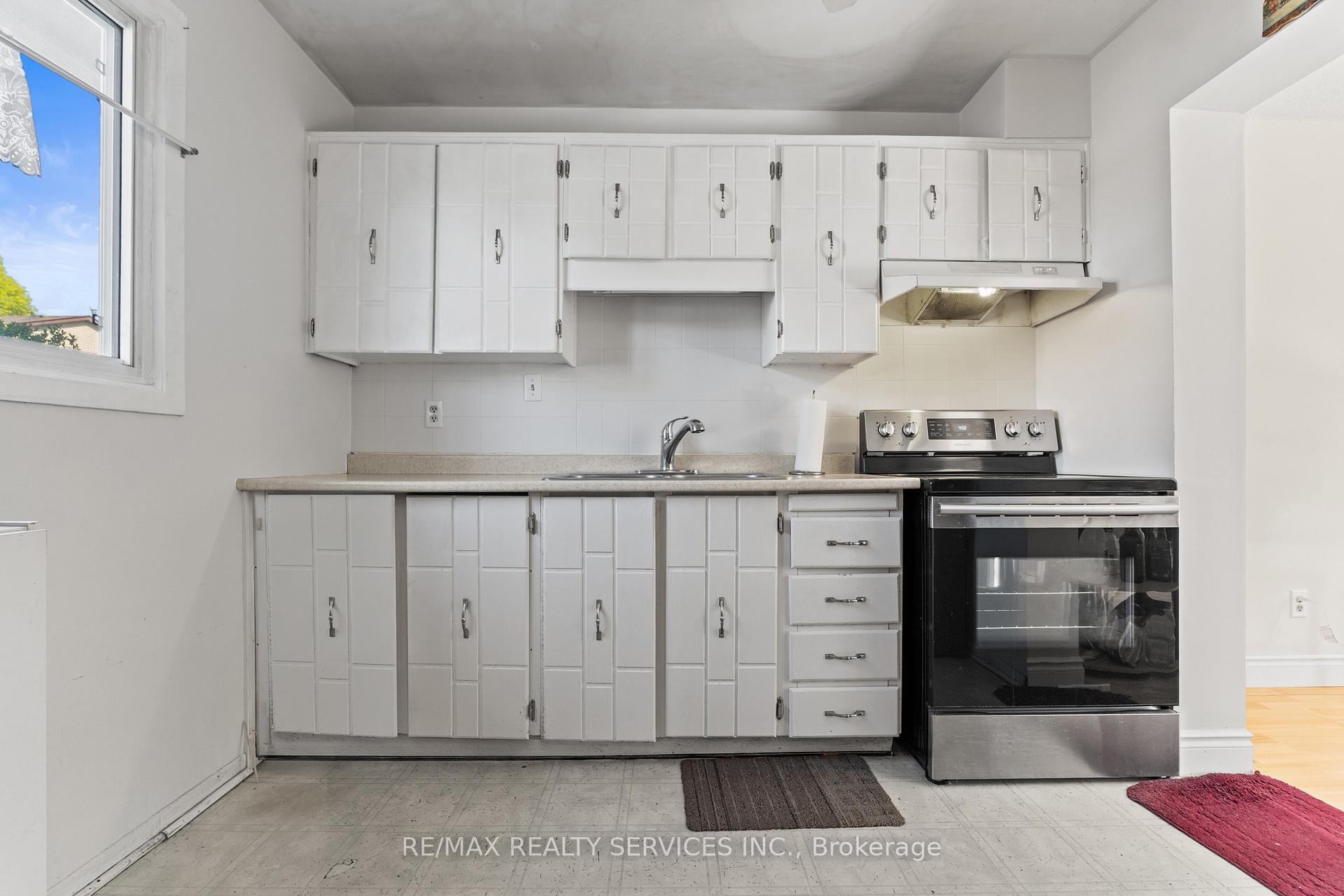 Photo 12 of Unit 30, 57 Hansen Road N, Brampton, Madoc — HOMEH