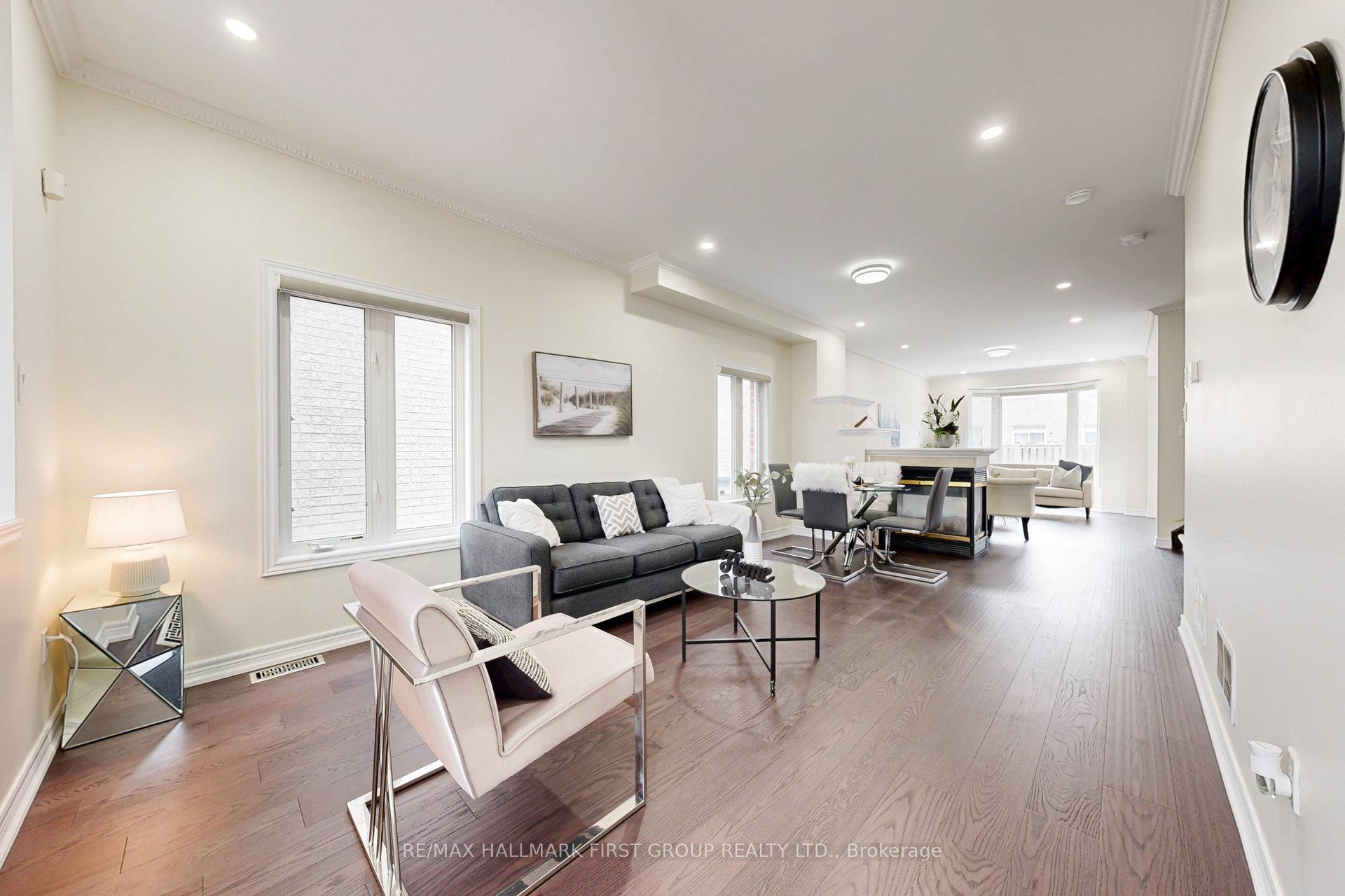 Photo 5 of 35 Everingham Circle, Brampton, Sandringham-Wellington — HOMEH