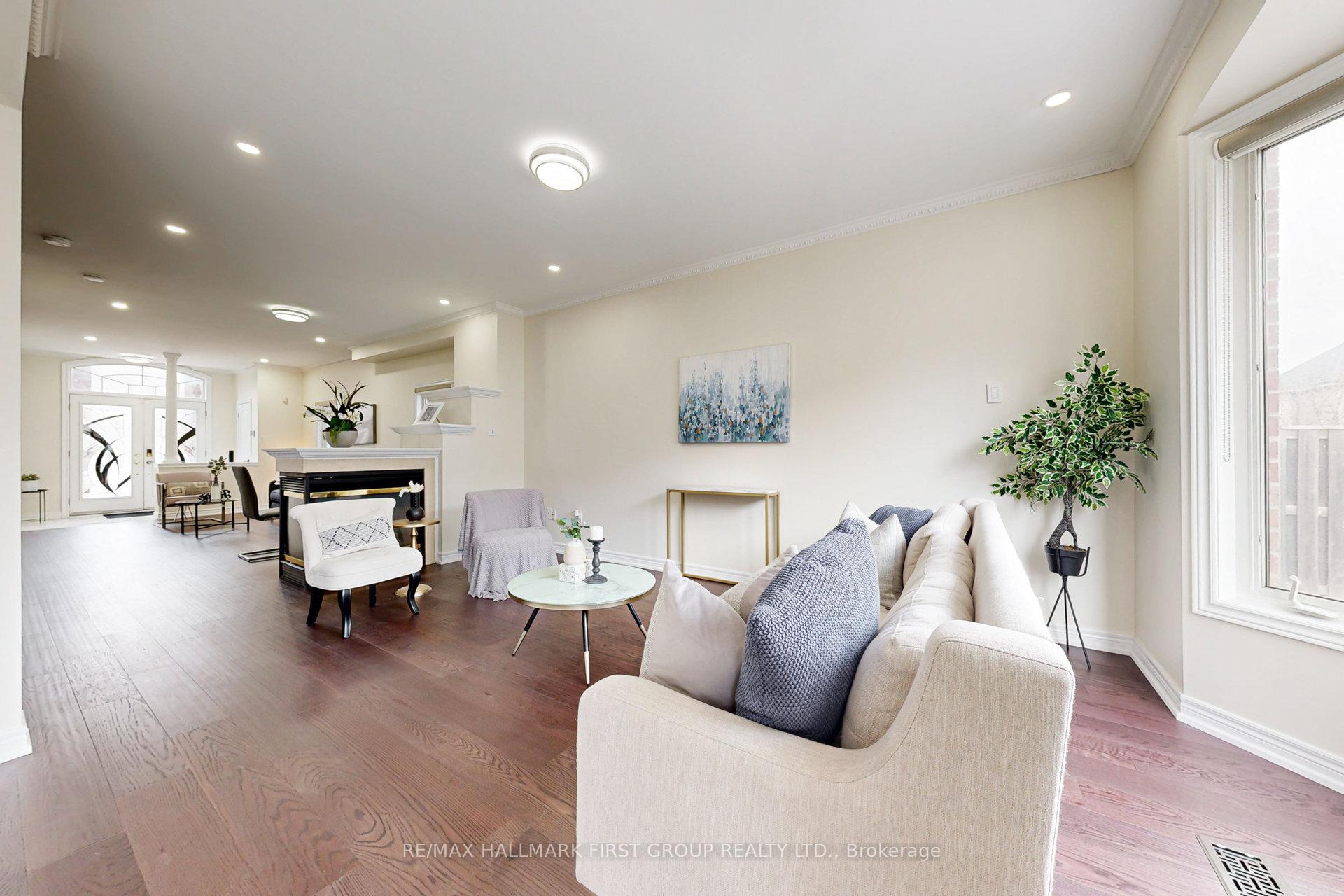 Photo 12 of 35 Everingham Circle, Brampton, Sandringham-Wellington — HOMEH