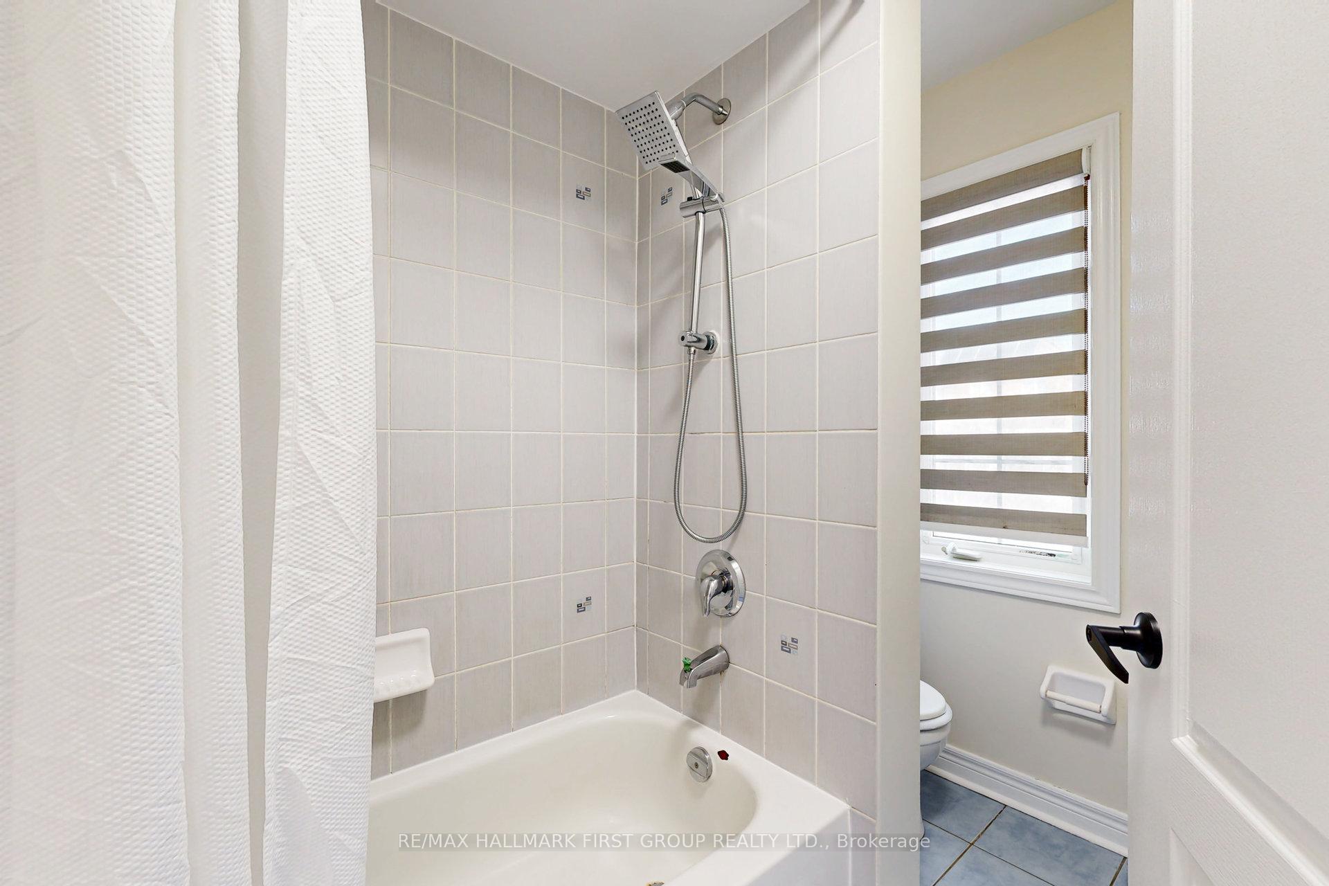 Photo 33 of 35 Everingham Circle, Brampton, Sandringham-Wellington — HOMEH