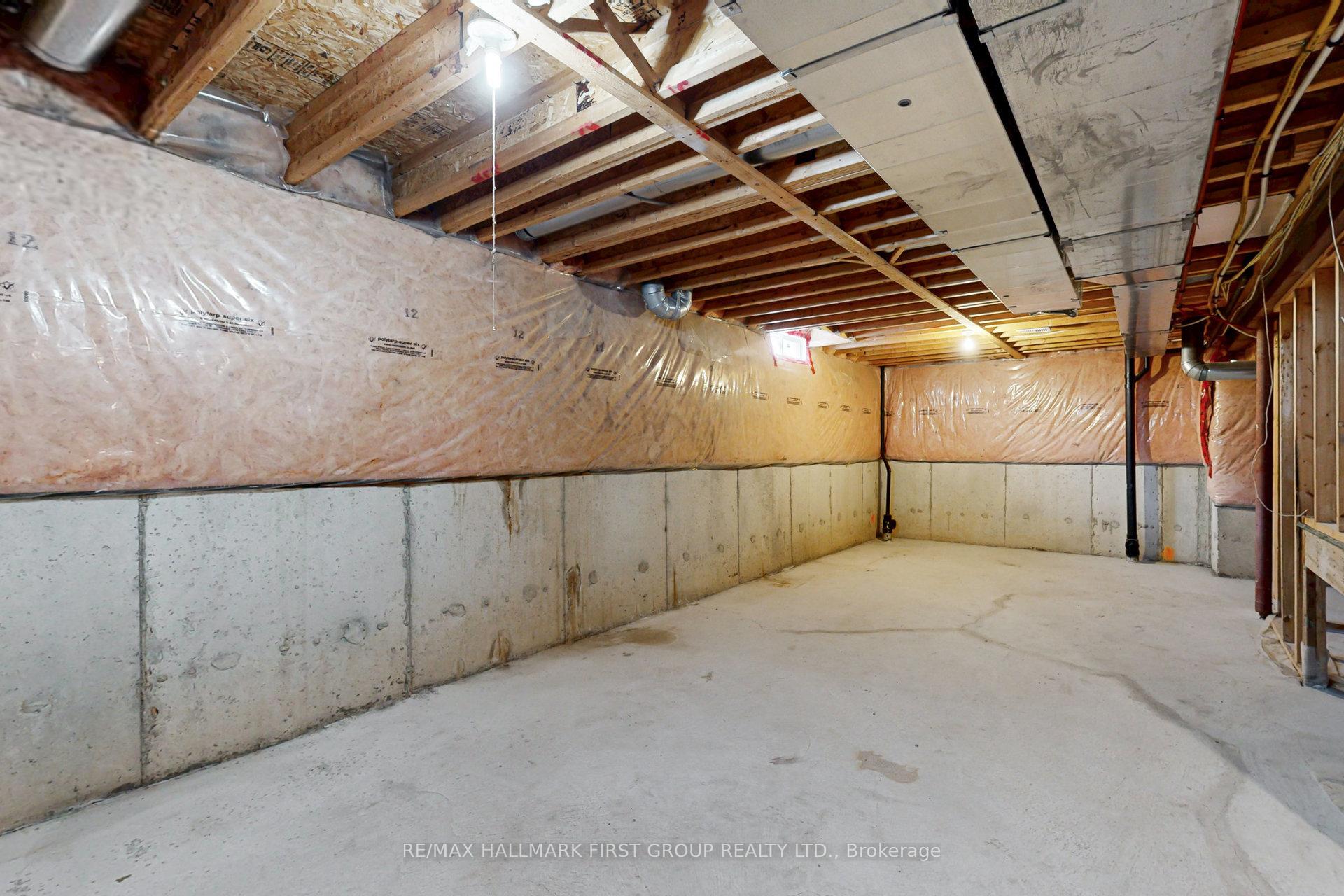 Photo 44 of 35 Everingham Circle, Brampton, Sandringham-Wellington — HOMEH