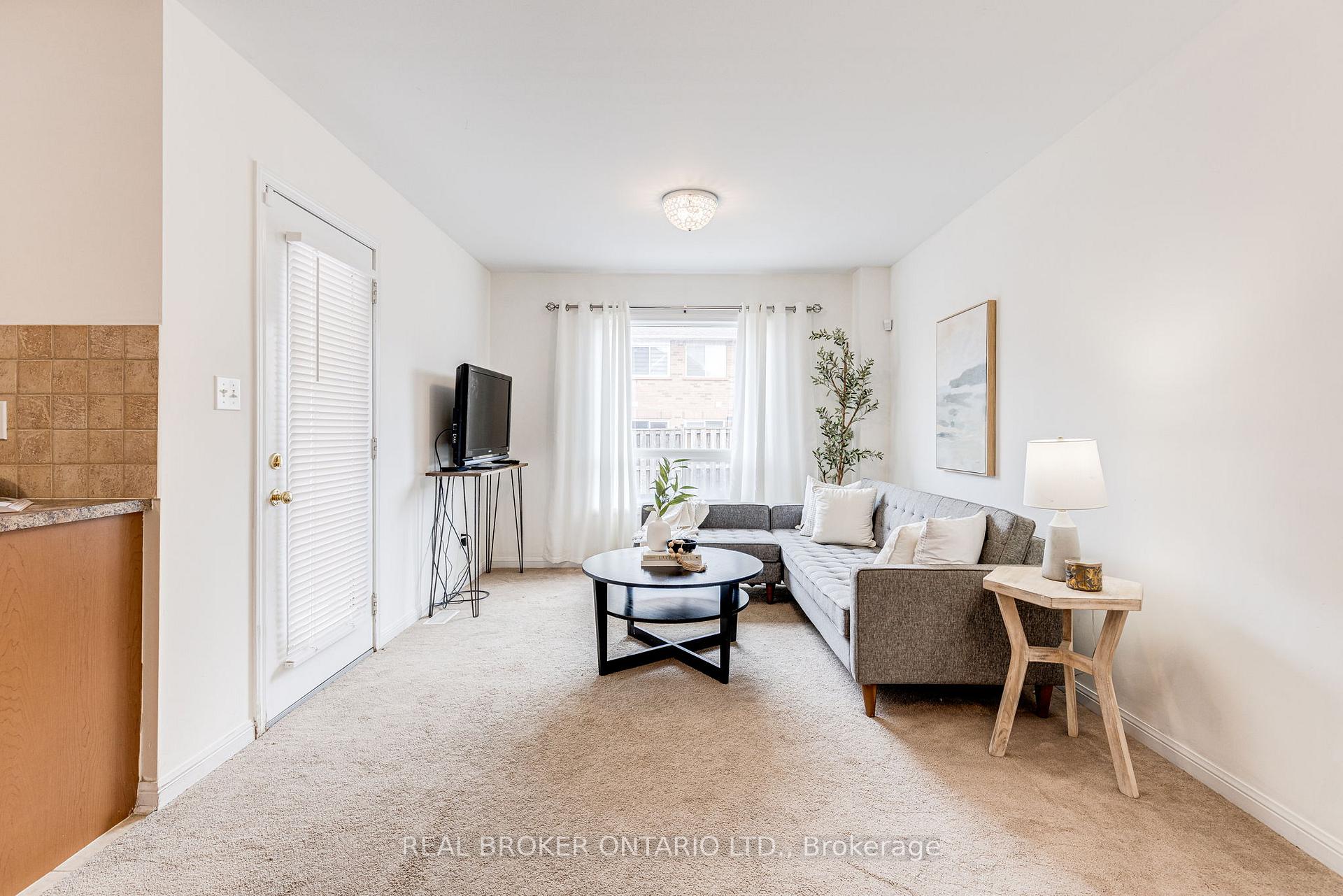 Photo 7 of 19 Coachlight Crescent, Brampton, Vales of Castlemore — HOMEH