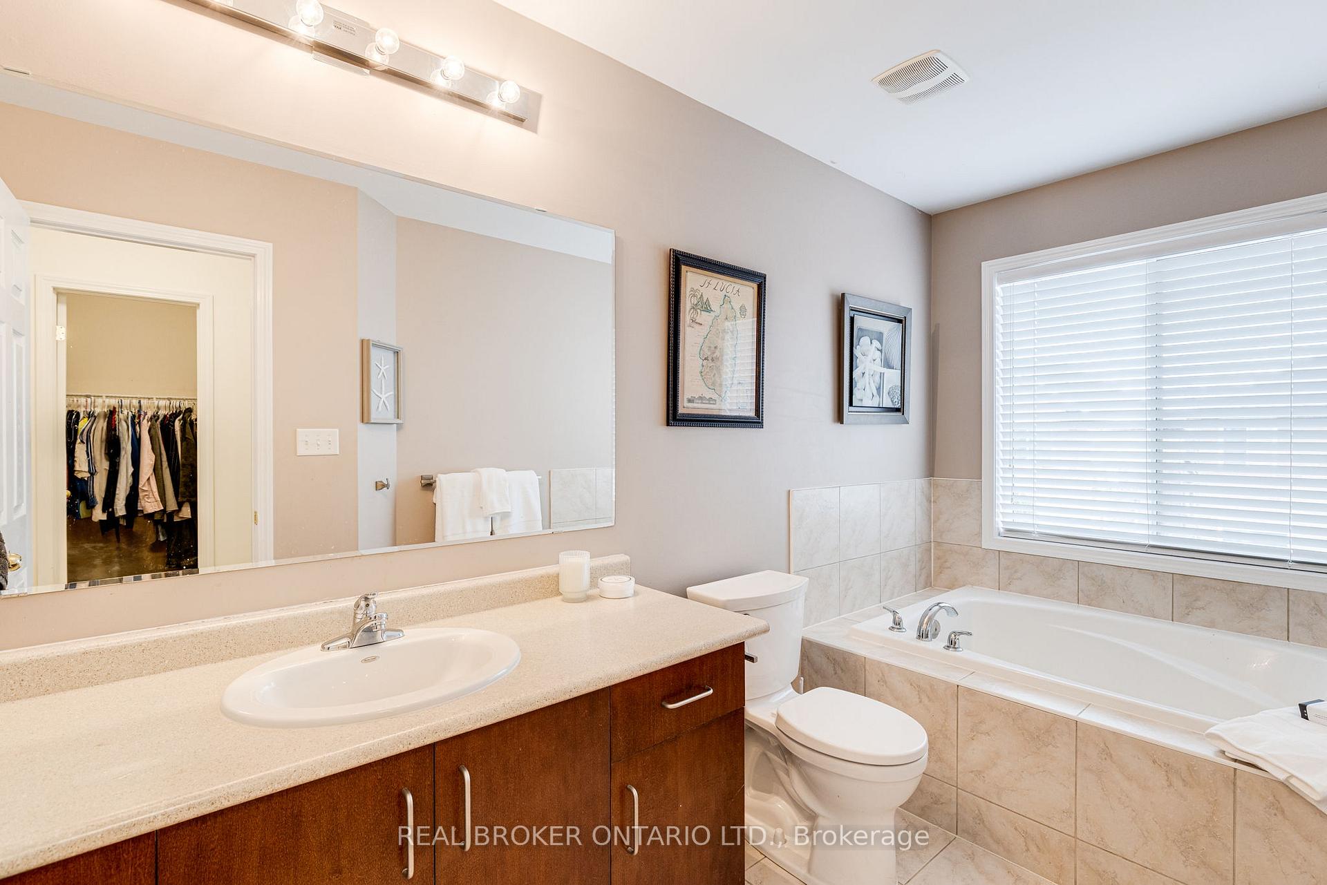 Photo 23 of 19 Coachlight Crescent, Brampton, Vales of Castlemore — HOMEH