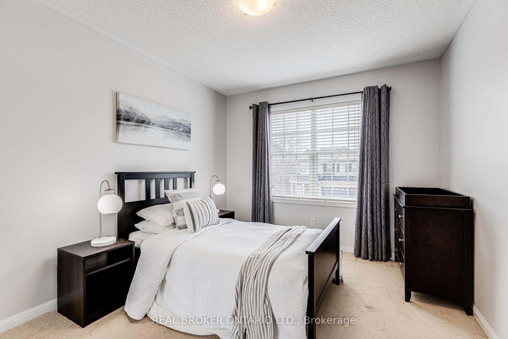 Photo 24 of 19 Coachlight Crescent, Brampton, Vales of Castlemore — HOMEH