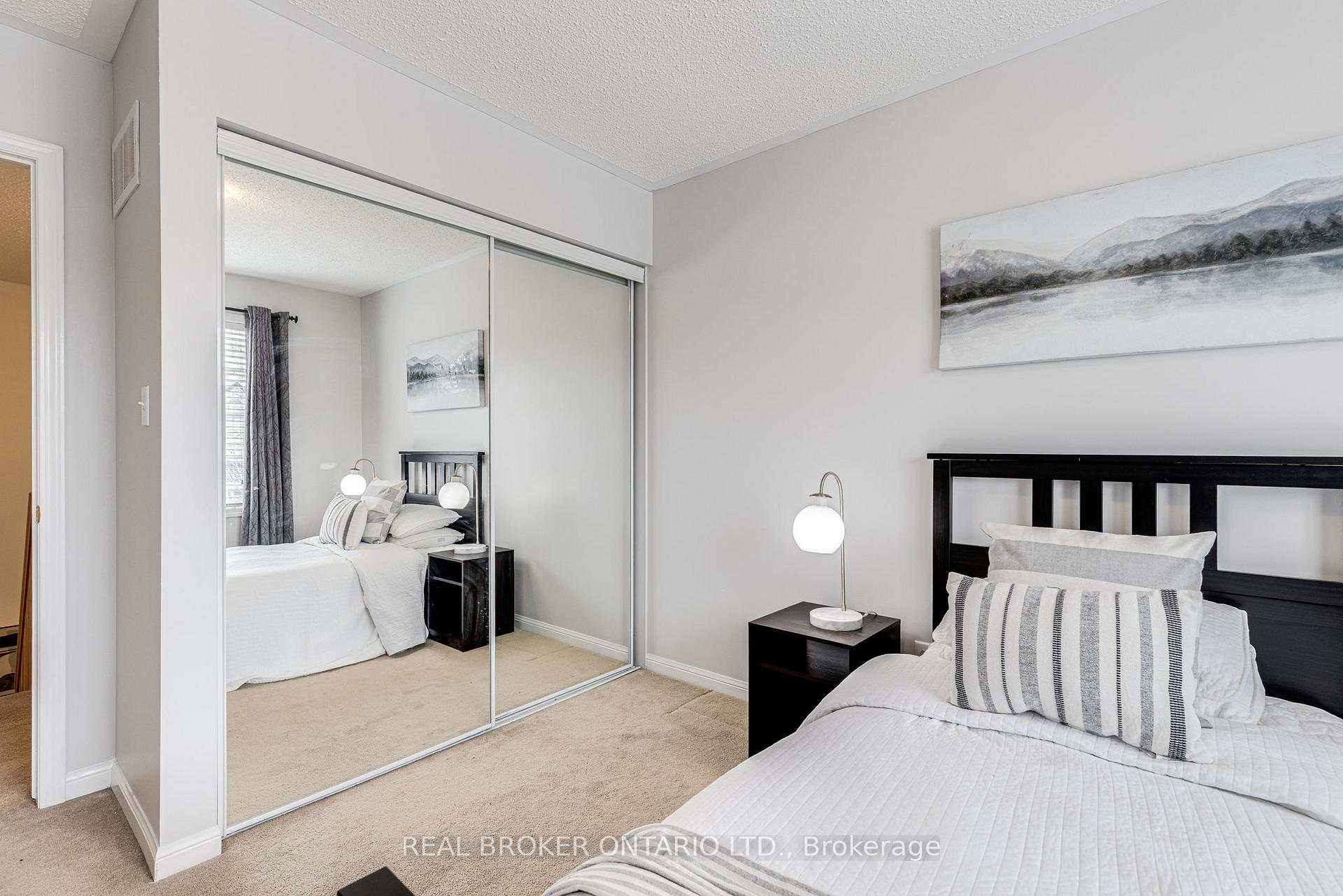 Photo 25 of 19 Coachlight Crescent, Brampton, Vales of Castlemore — HOMEH