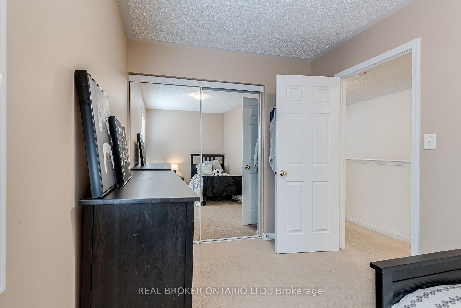 Photo 28 of 19 Coachlight Crescent, Brampton, Vales of Castlemore — HOMEH