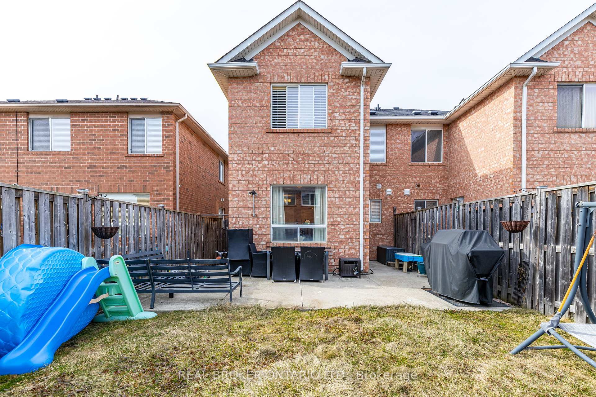 Photo 36 of 19 Coachlight Crescent, Brampton, Vales of Castlemore — HOMEH