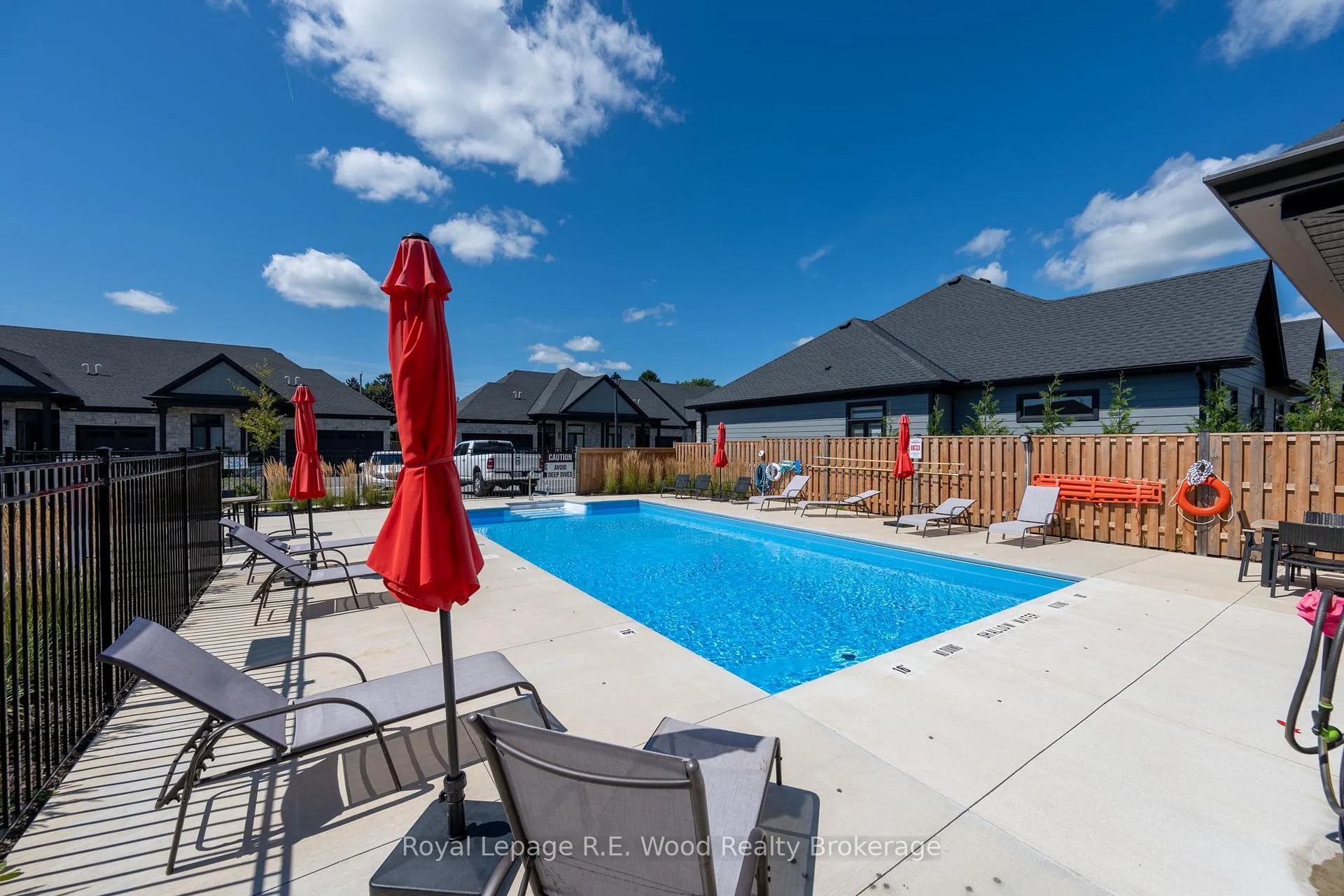 Photo 4 of Unit 32, 63 Compass Trail, Central Elgin, Rural Central Elgin — HOMEH