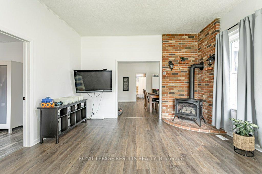 Photo 5 of 116 Hughes Street, St. Thomas — HOMEH