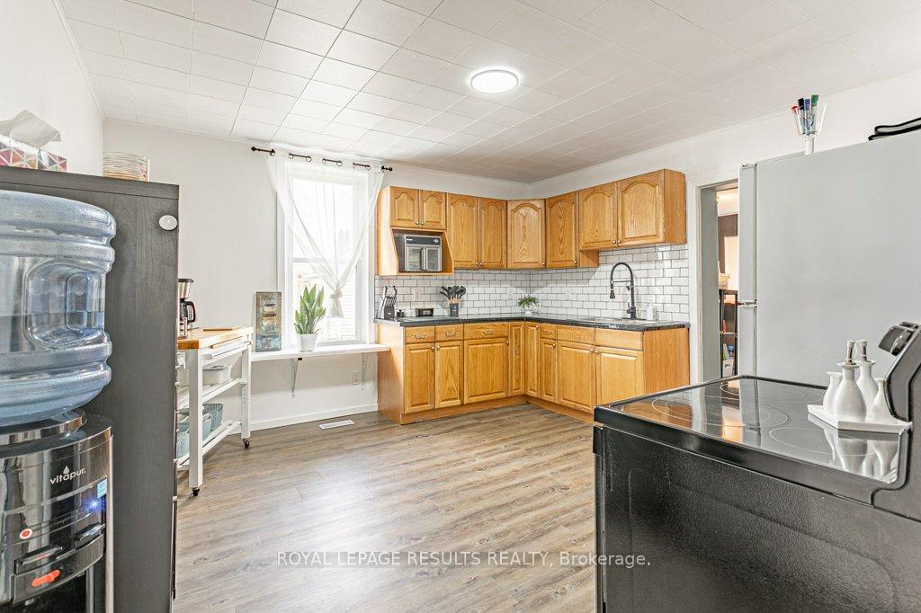 Photo 12 of 116 Hughes Street, St. Thomas — HOMEH