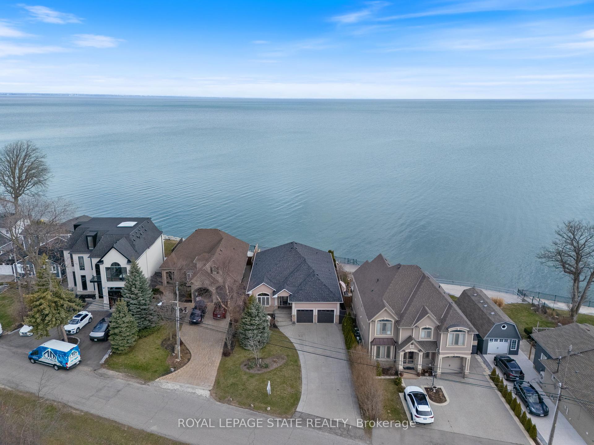 Photo 2 of 66 Seabreeze Crescent, Hamilton, Lakeshore — HOMEH