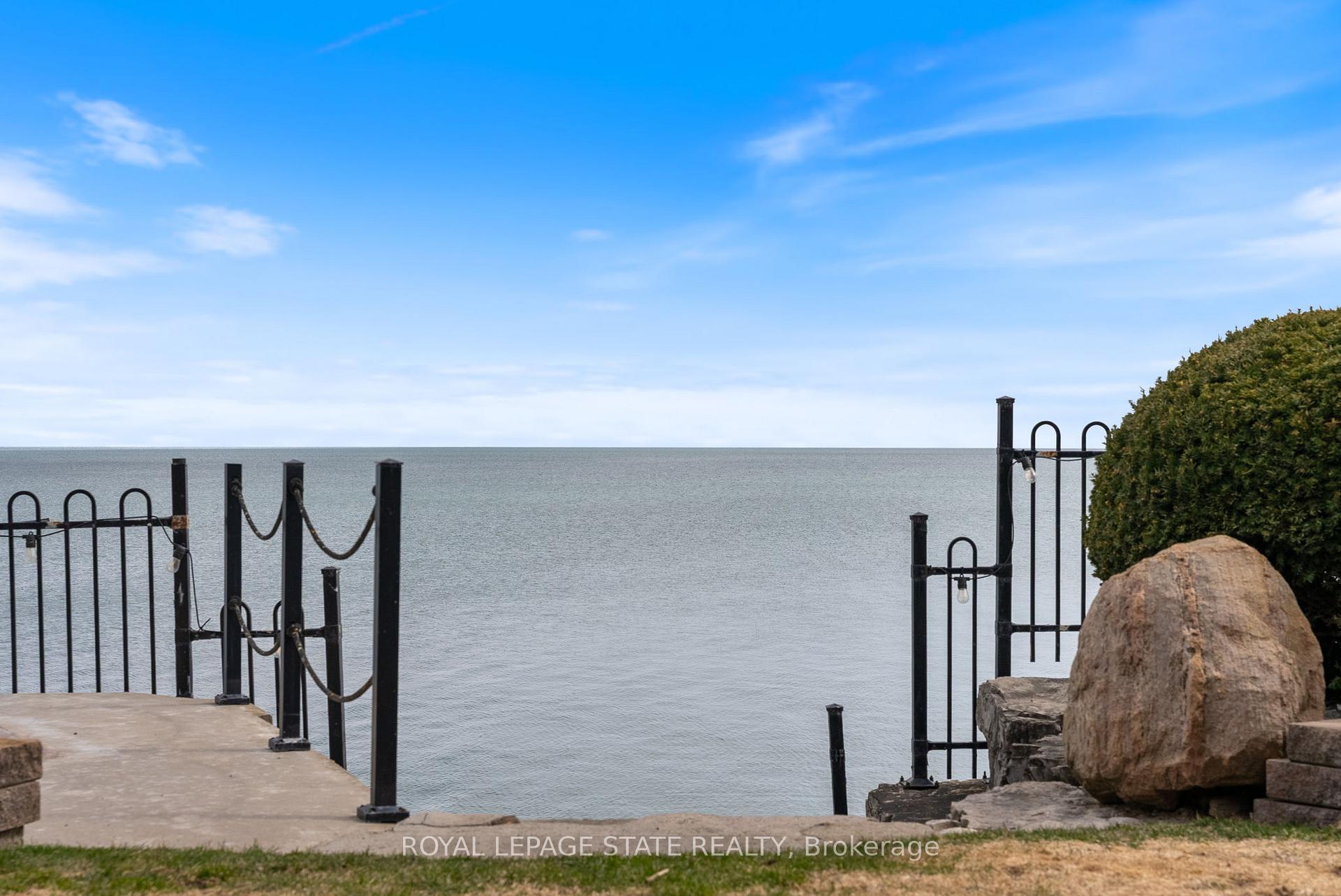 Photo 4 of 66 Seabreeze Crescent, Hamilton, Lakeshore — HOMEH
