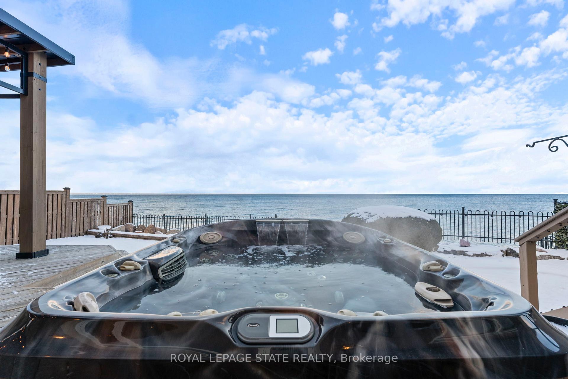 Photo 5 of 66 Seabreeze Crescent, Hamilton, Lakeshore — HOMEH