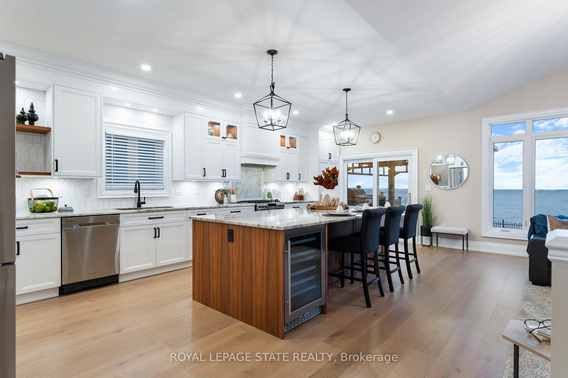 Photo 10 of 66 Seabreeze Crescent, Hamilton, Lakeshore — HOMEH