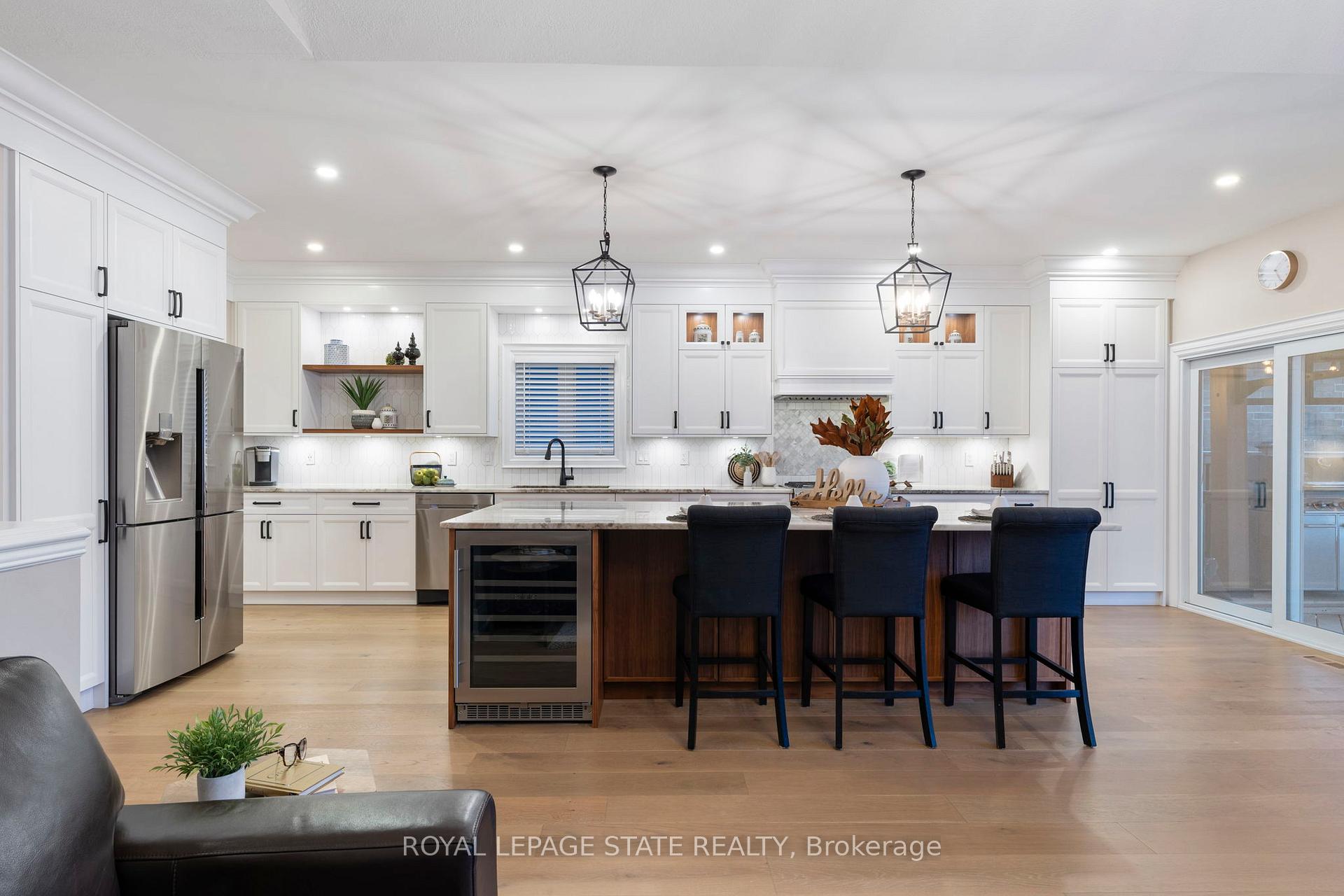 Photo 11 of 66 Seabreeze Crescent, Hamilton, Lakeshore — HOMEH