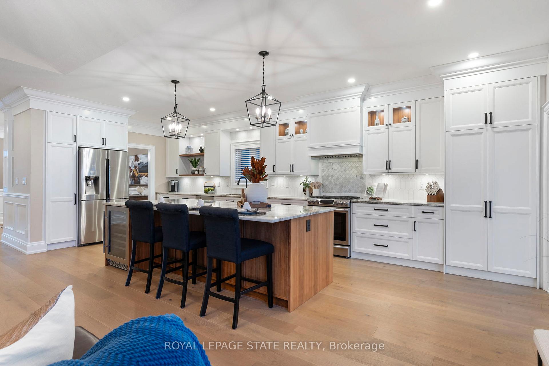 Photo 12 of 66 Seabreeze Crescent, Hamilton, Lakeshore — HOMEH
