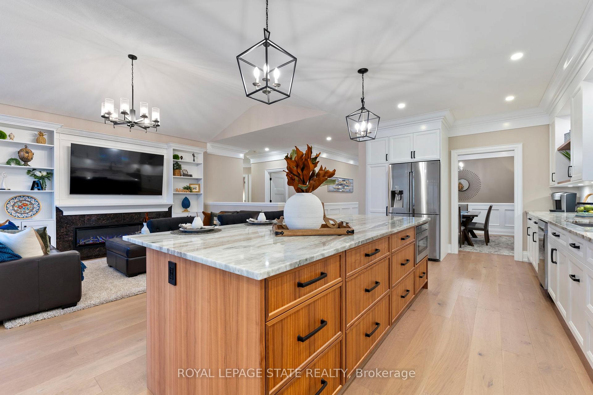Photo 13 of 66 Seabreeze Crescent, Hamilton, Lakeshore — HOMEH