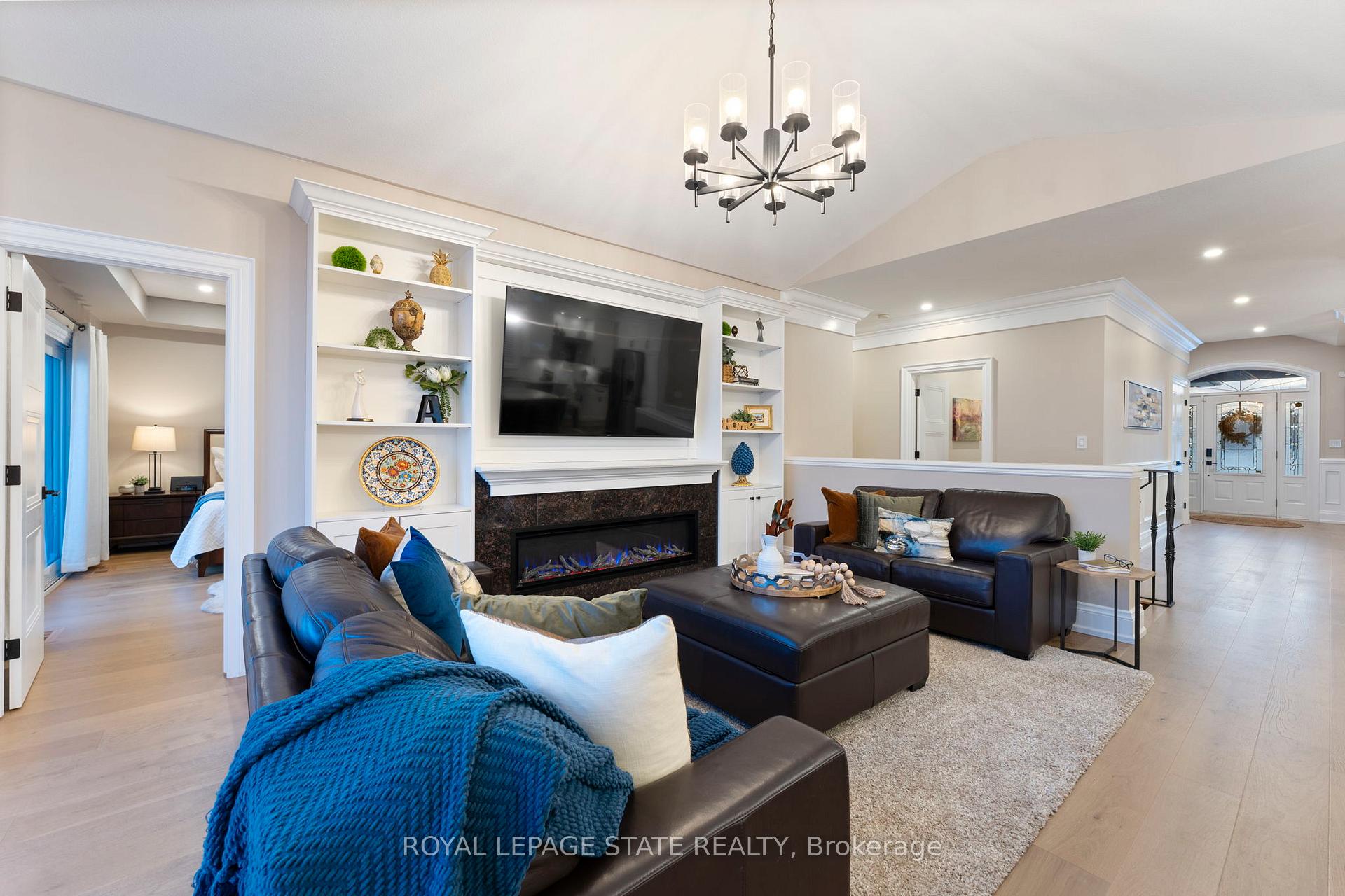 Photo 14 of 66 Seabreeze Crescent, Hamilton, Lakeshore — HOMEH
