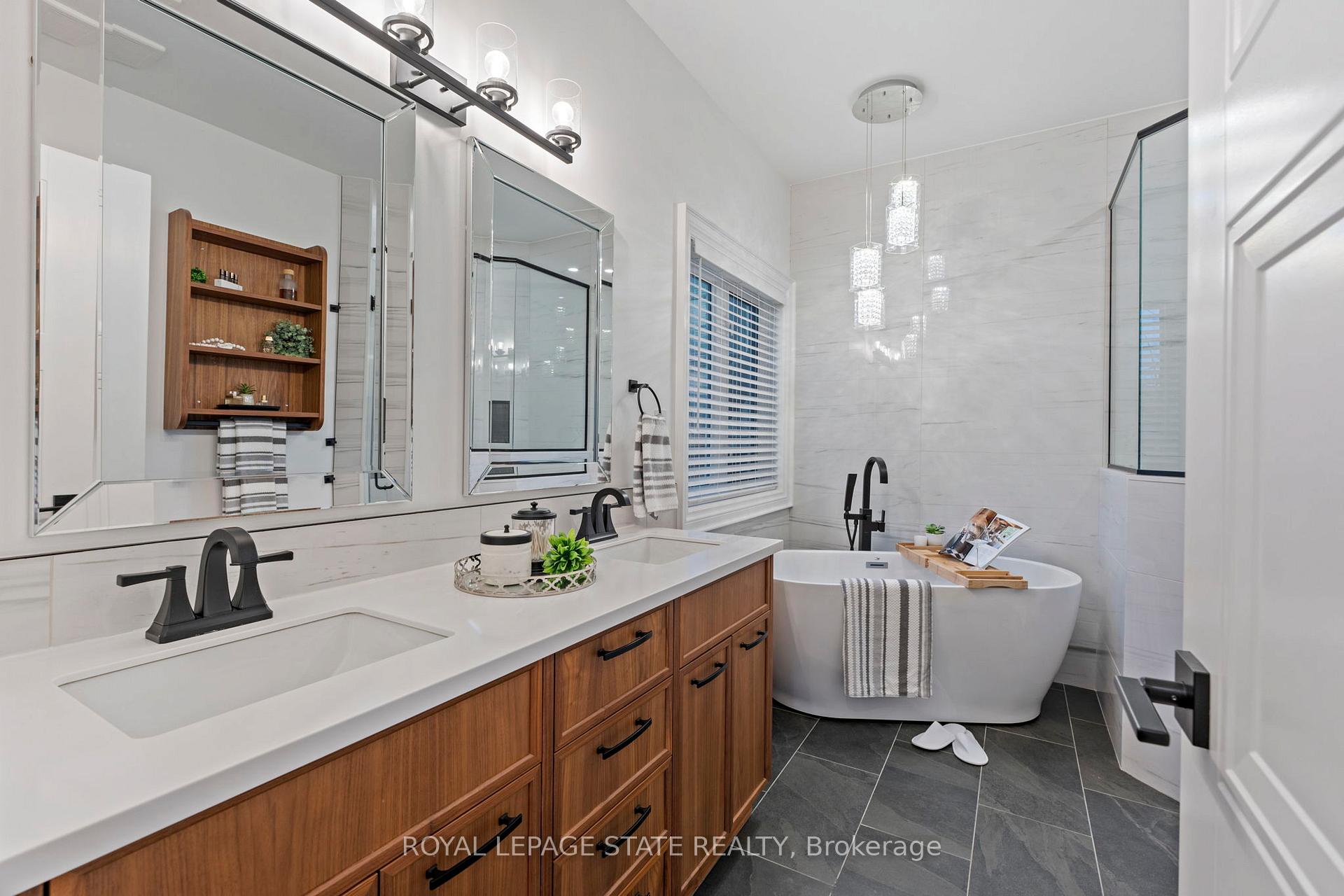 Photo 18 of 66 Seabreeze Crescent, Hamilton, Lakeshore — HOMEH