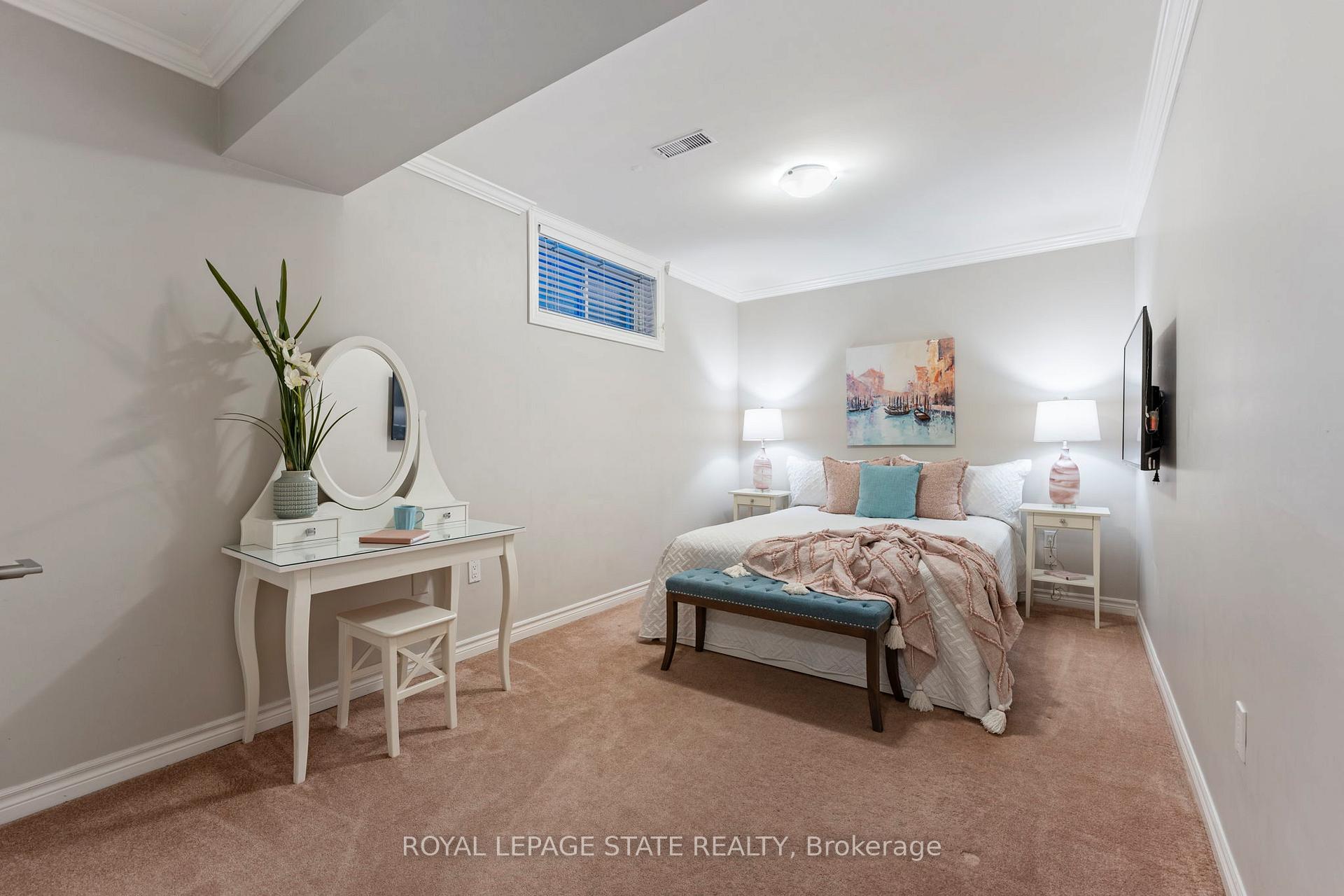 Photo 32 of 66 Seabreeze Crescent, Hamilton, Lakeshore — HOMEH