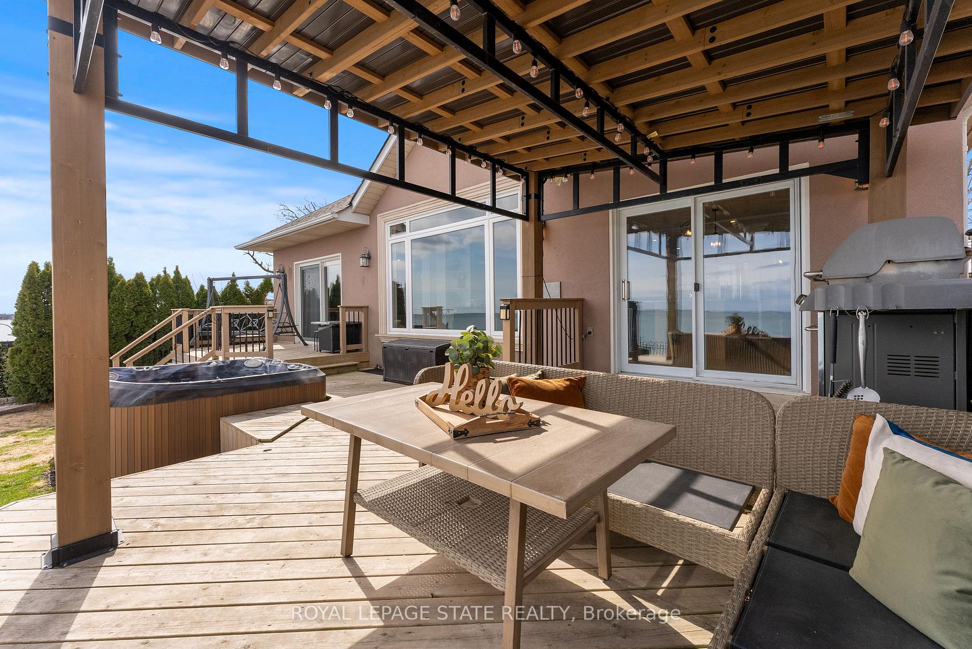 Photo 37 of 66 Seabreeze Crescent, Hamilton, Lakeshore — HOMEH