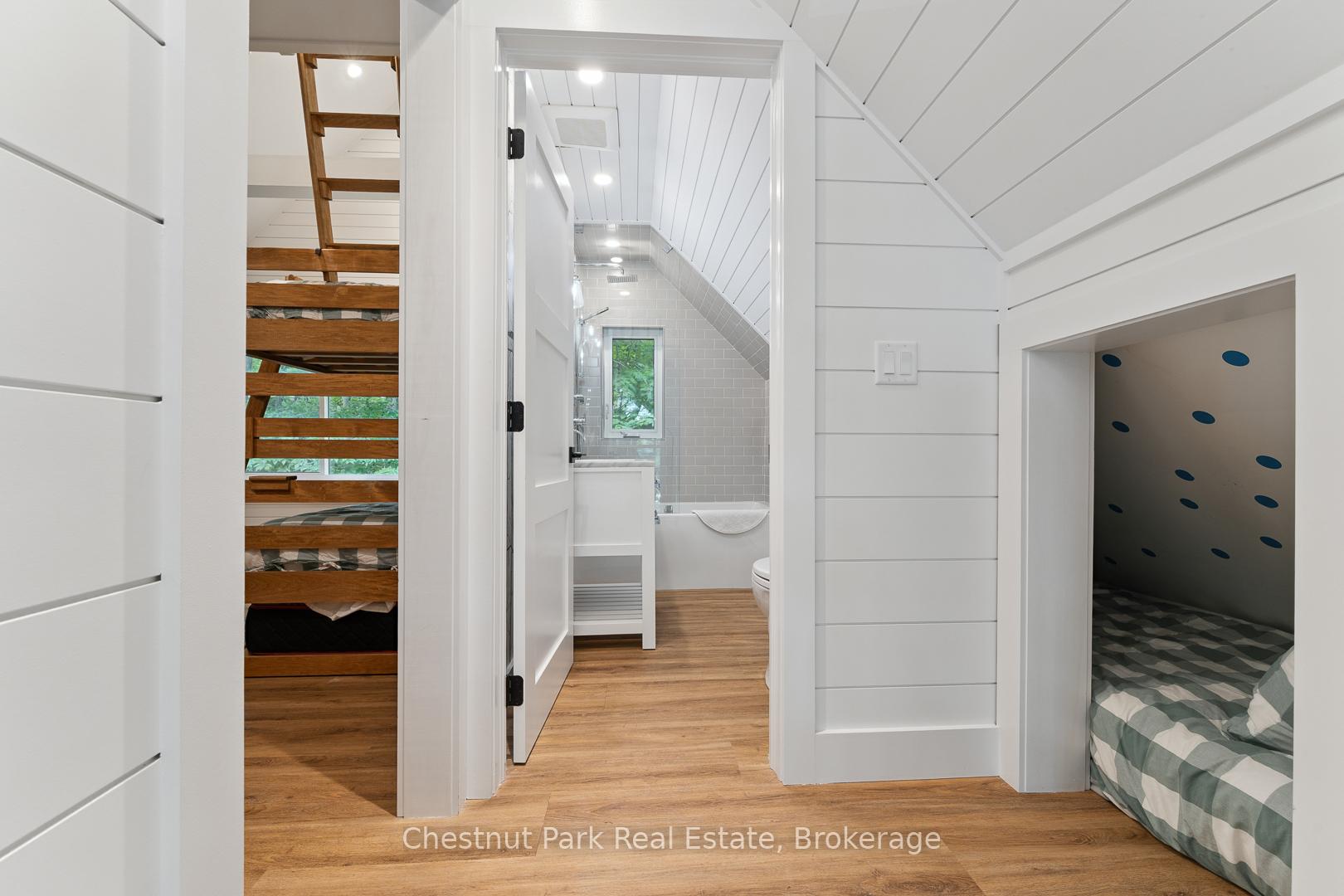 Photo 31 of 44 Miller Island, Gravenhurst, Muskoka (S) — HOMEH