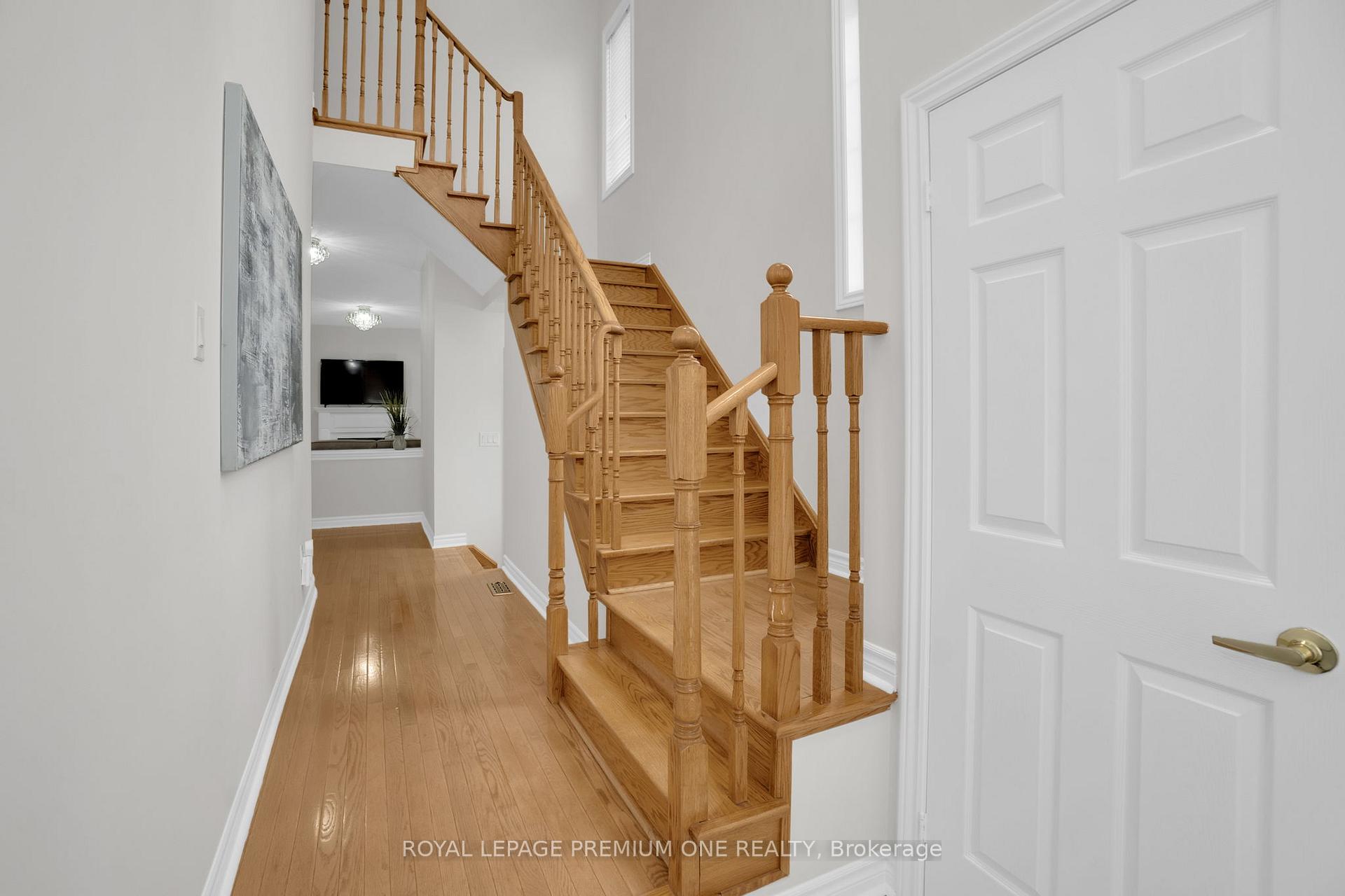 Photo 6 of 8 Templeton Court, Brampton, Bram East — HOMEH