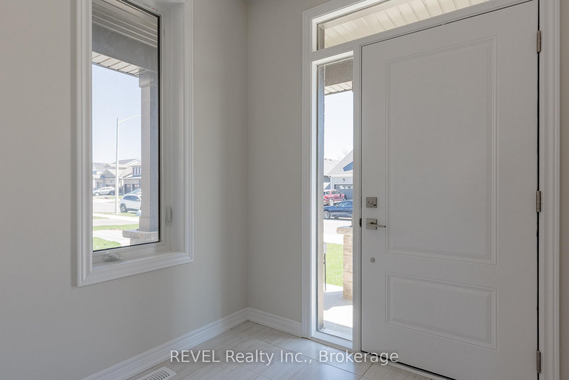 Photo 5 of 98 Marion Street, Hamilton, Mount Hope — HOMEH