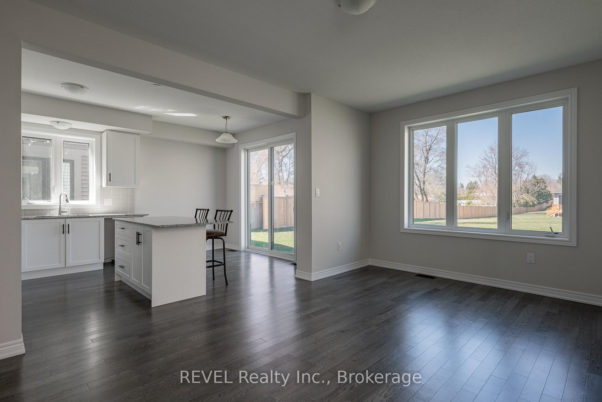 Photo 9 of 98 Marion Street, Hamilton, Mount Hope — HOMEH