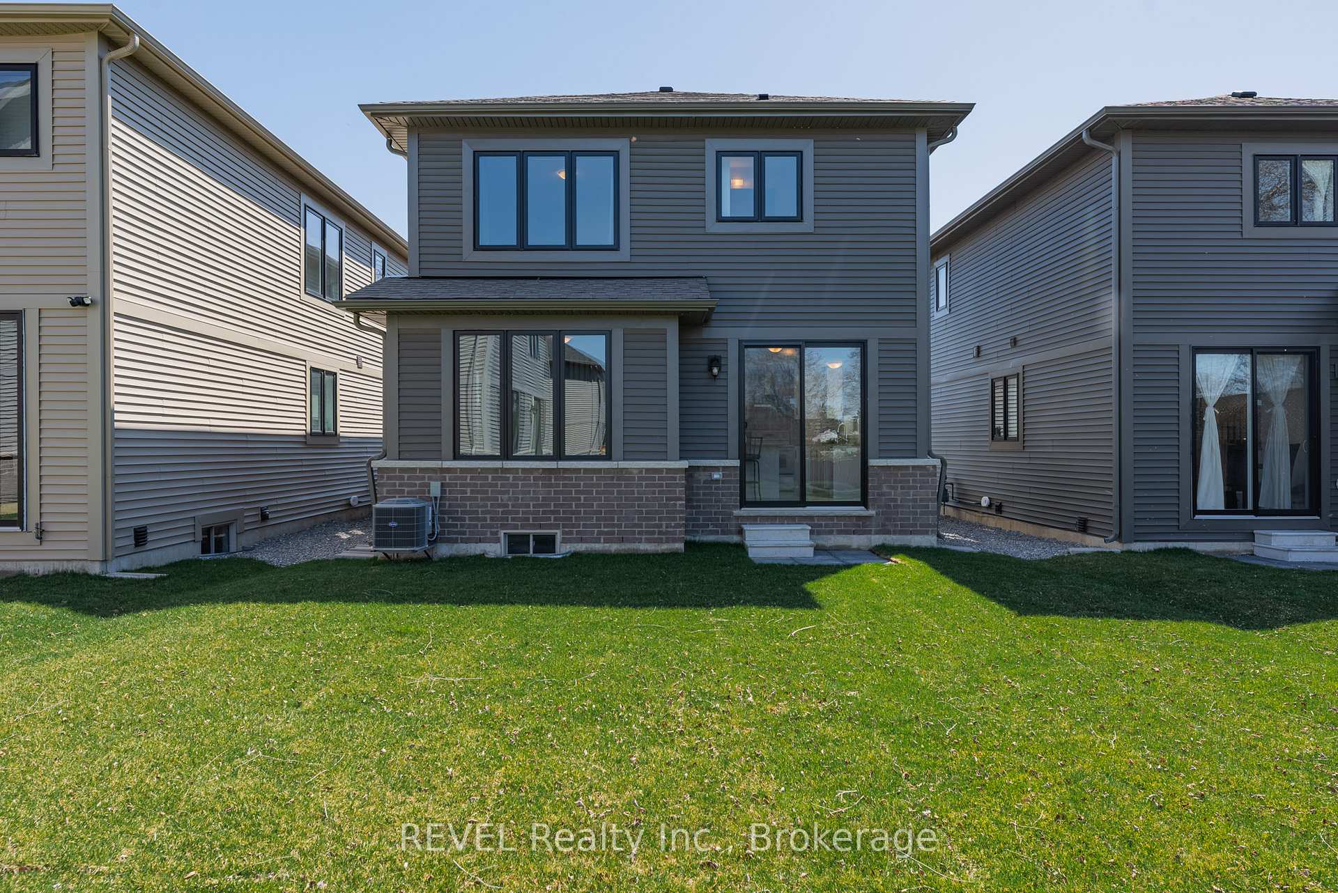 Photo 72 of 98 Marion Street, Hamilton, Mount Hope — HOMEH