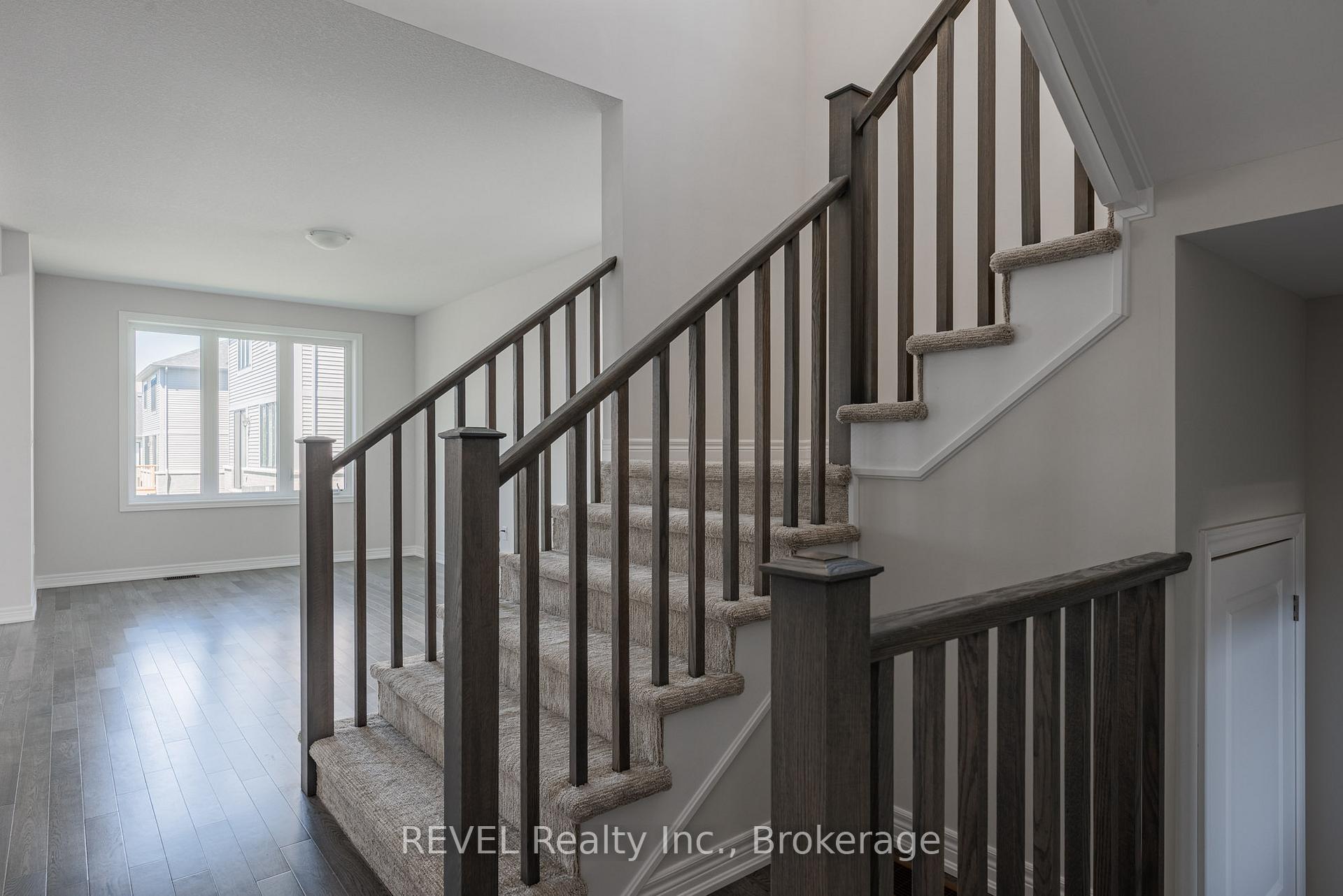 Photo 35 of 98 Marion Street, Hamilton, Mount Hope — HOMEH