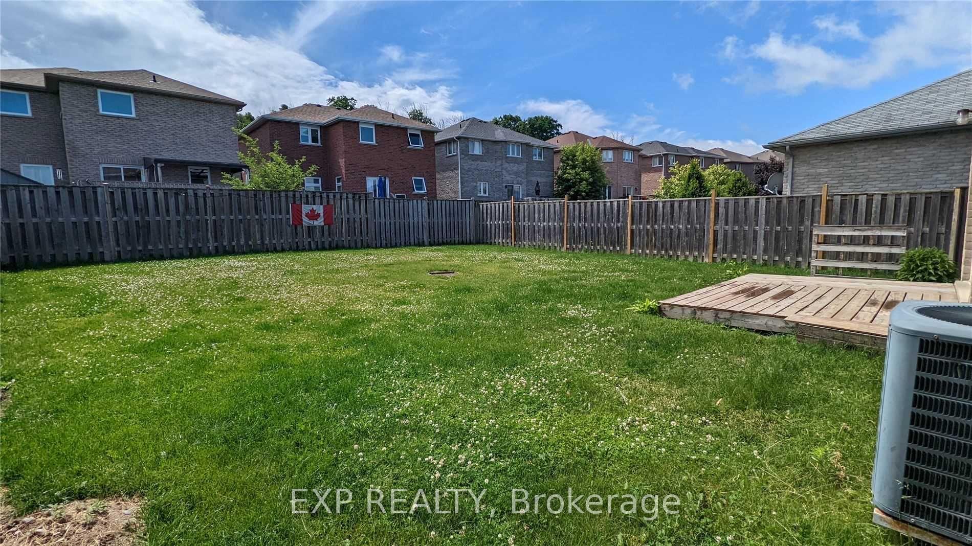 Photo 13 of 277 Country Lane, Barrie, Painswick South — HOMEH